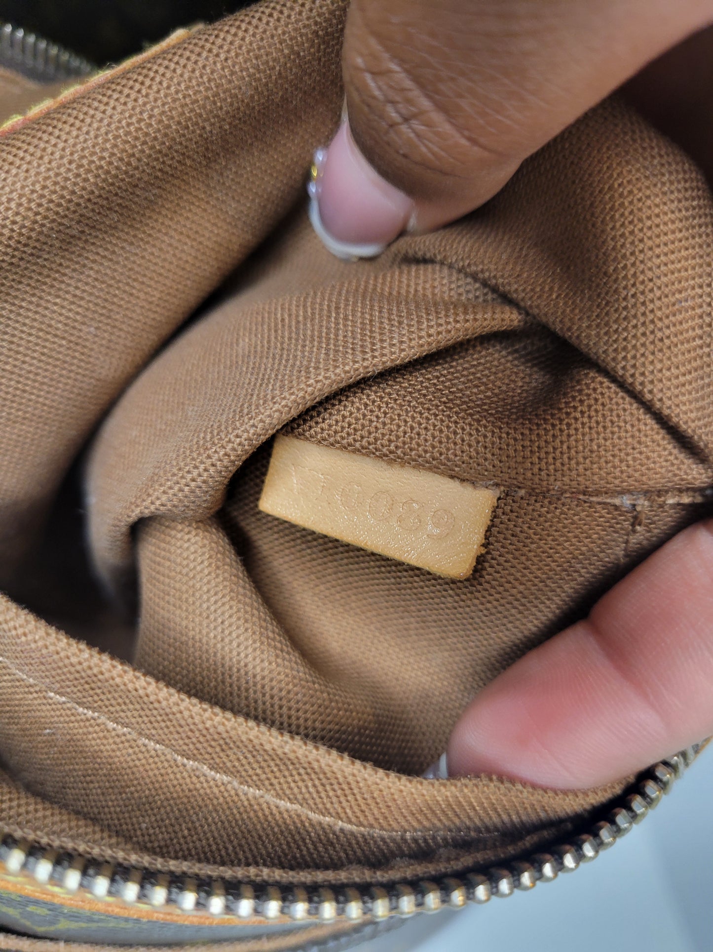 Louis Vuitton Monogram Odeon MM VI0089