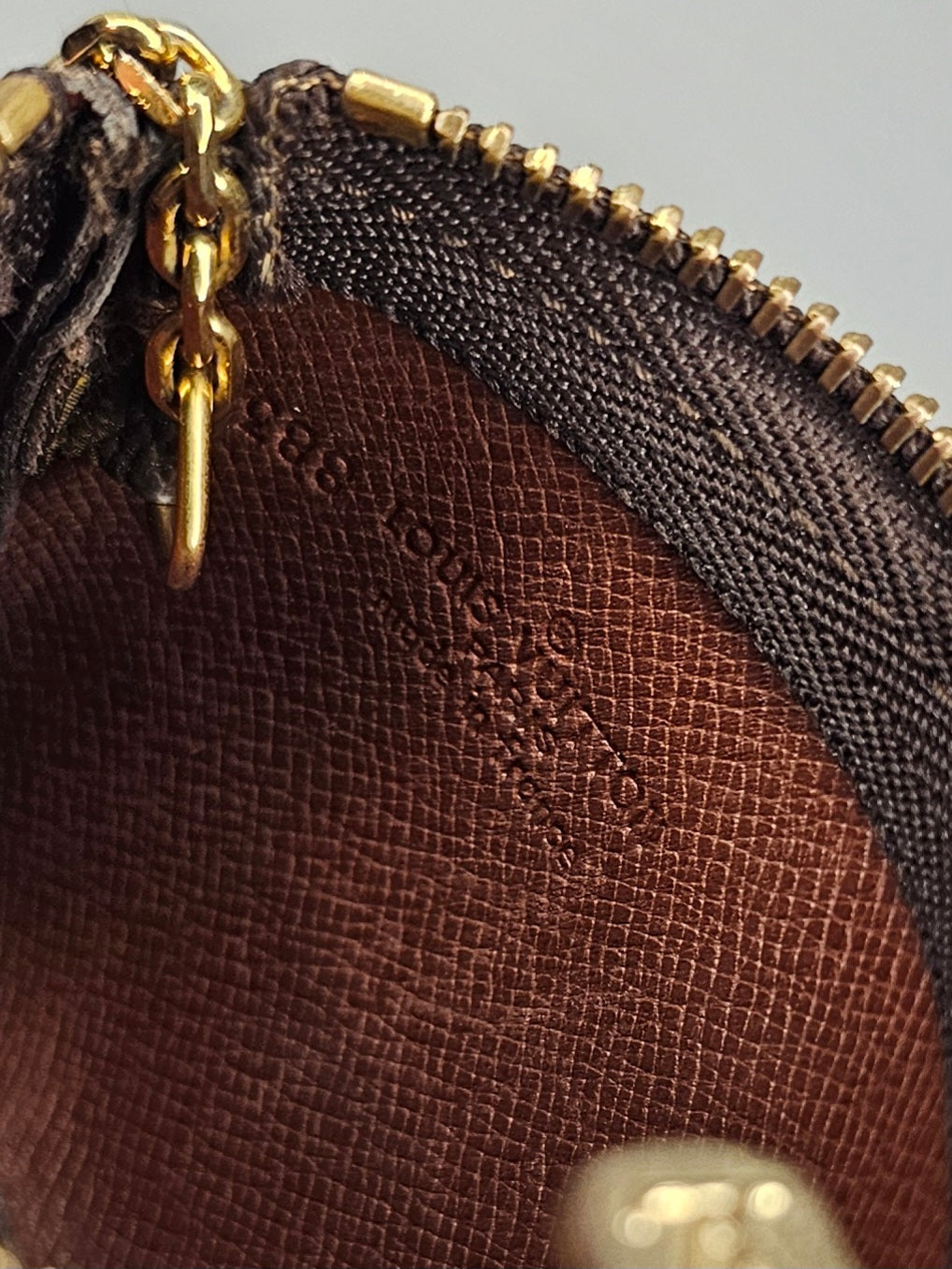 Louis Vuitton Vintage Key Pouch Monogram 883