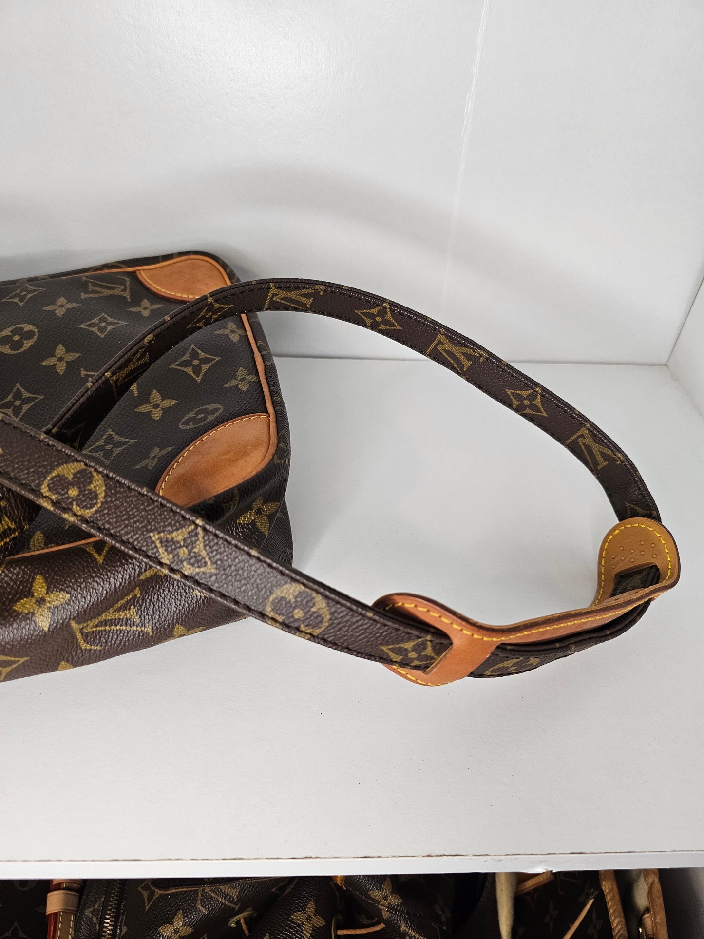 Louis Vuitton Vintage Monogram Danube MM 882 SL