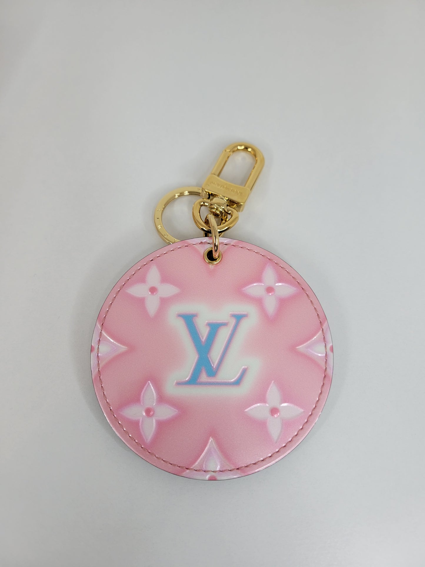Louis Vuitton - ILLUSTRE Xmas Seoul Bag Charm and Key Holder - Coated Canvas - Light Pink - Women - Luxury