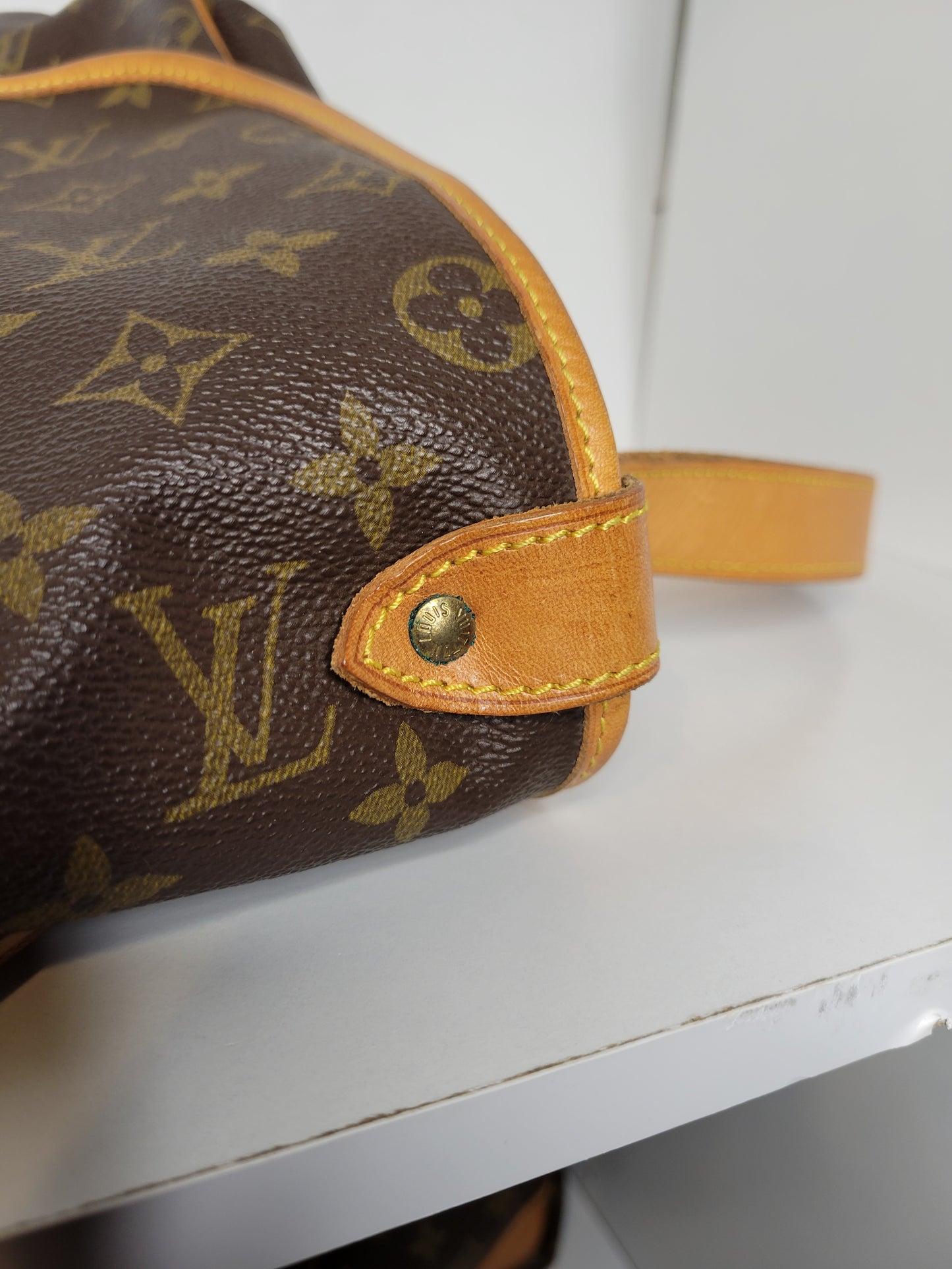 Louis Vuitton Monogram Crossbody Saumur 35 AR0936