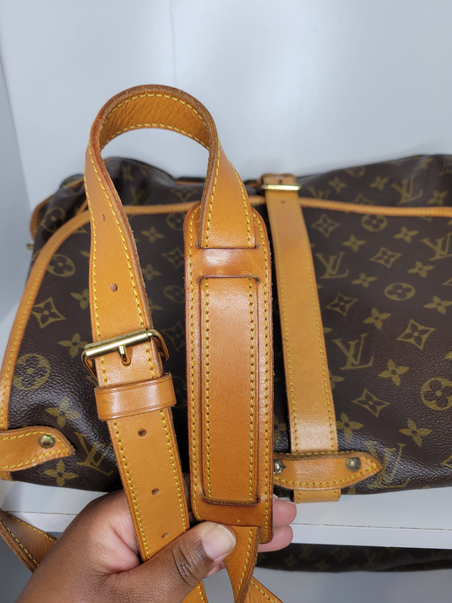 Louis Vuitton Monogram Crossbody Saumur 35 AR0936