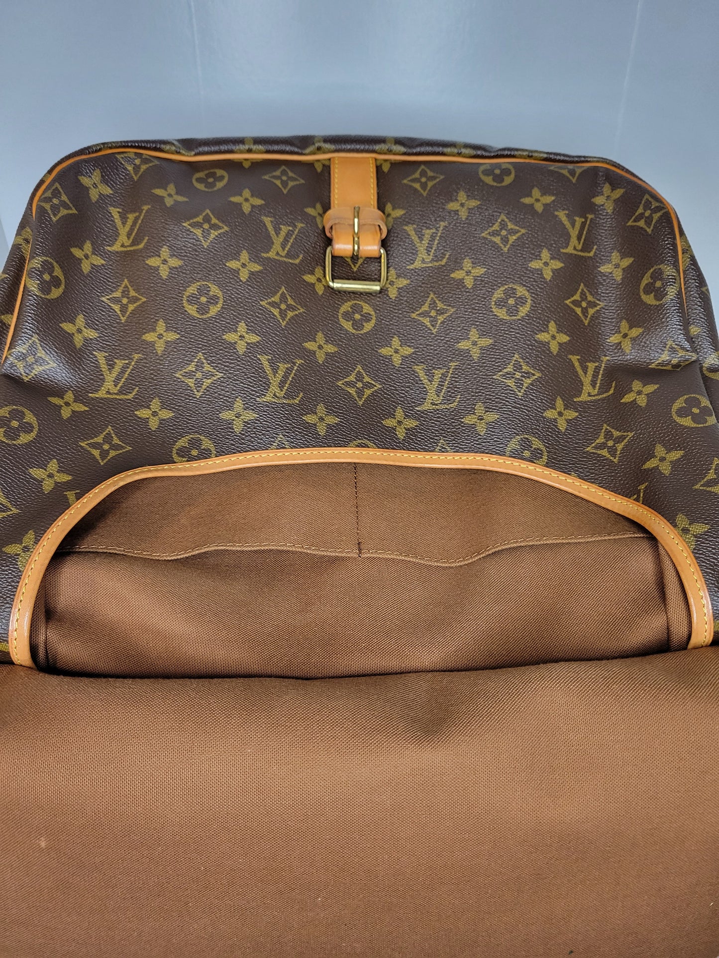 Louis Vuitton Monogram Crossbody Saumur 35 AR0936