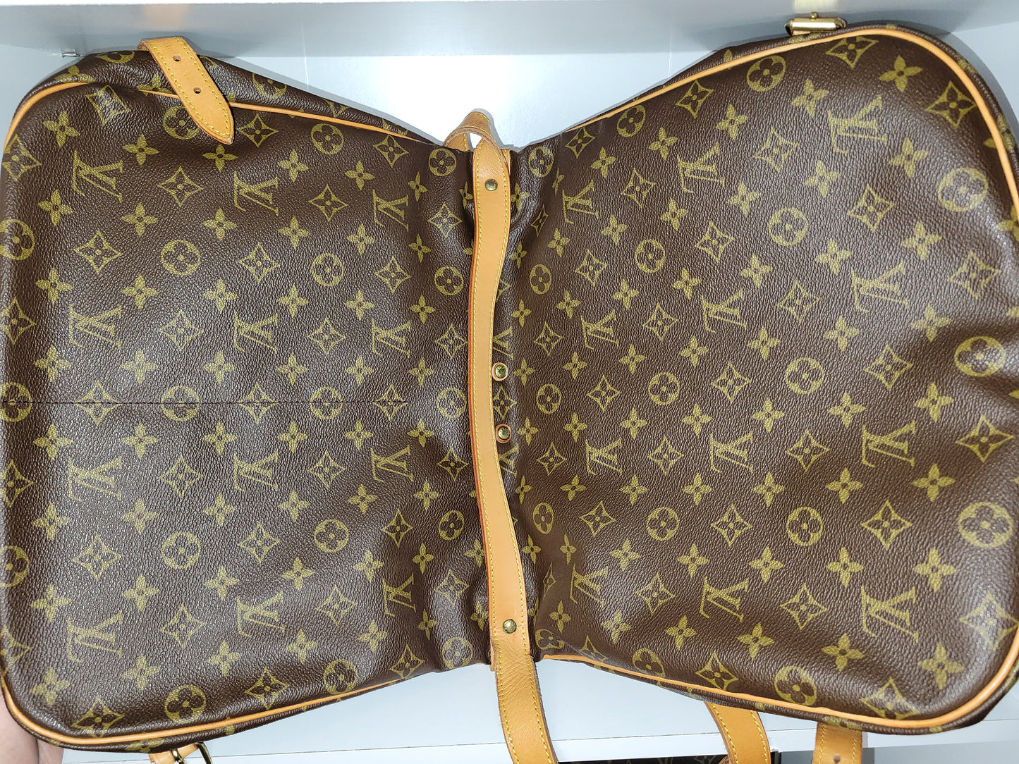 Louis Vuitton Monogram Crossbody Saumur 35 AR0936