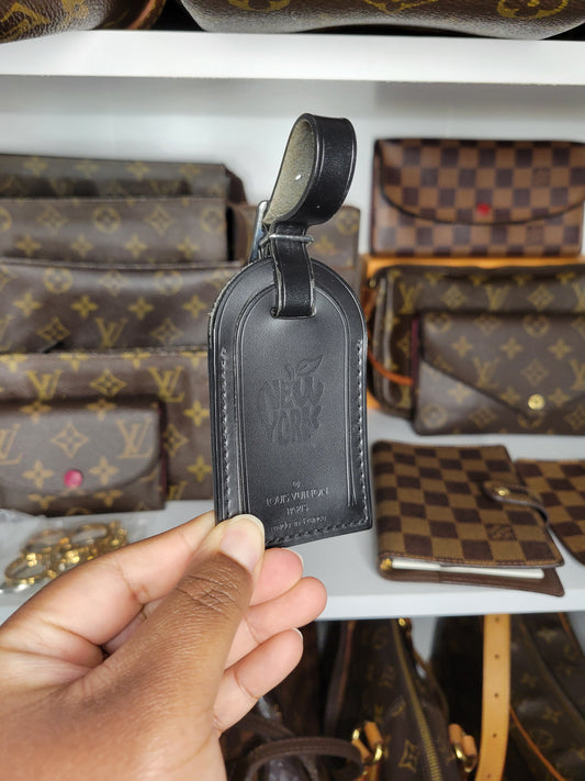 Louis Vuitton New York Apple Black Luggage Tag