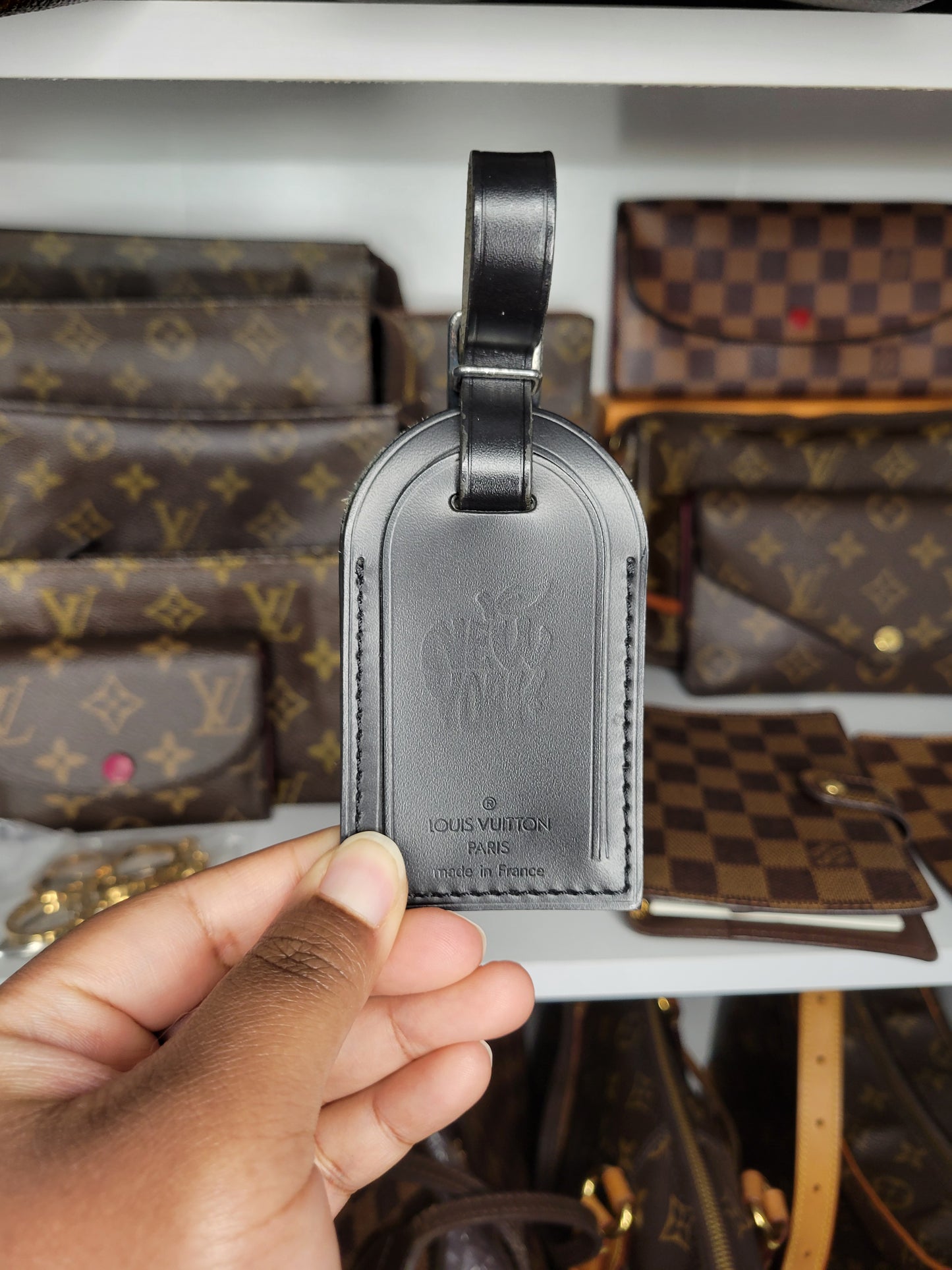 Louis Vuitton New York Apple Black Luggage Tag