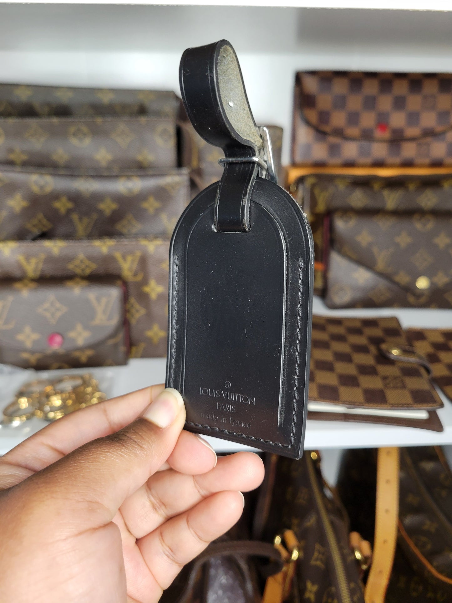 Louis Vuitton New York Apple Black Luggage Tag