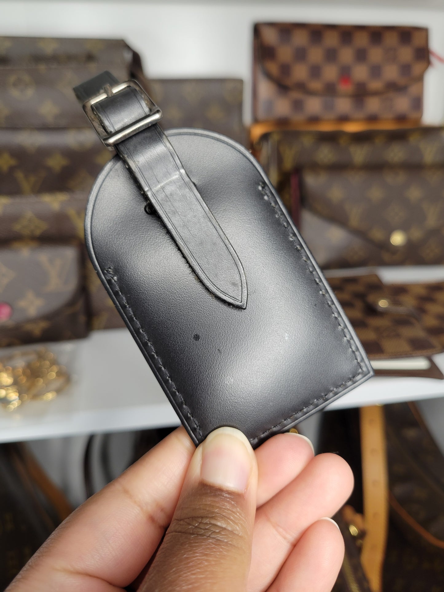 Louis Vuitton New York Apple Black Luggage Tag