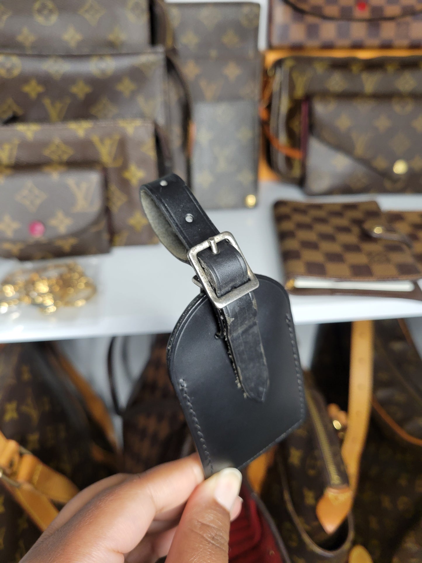 Louis Vuitton New York Apple Black Luggage Tag