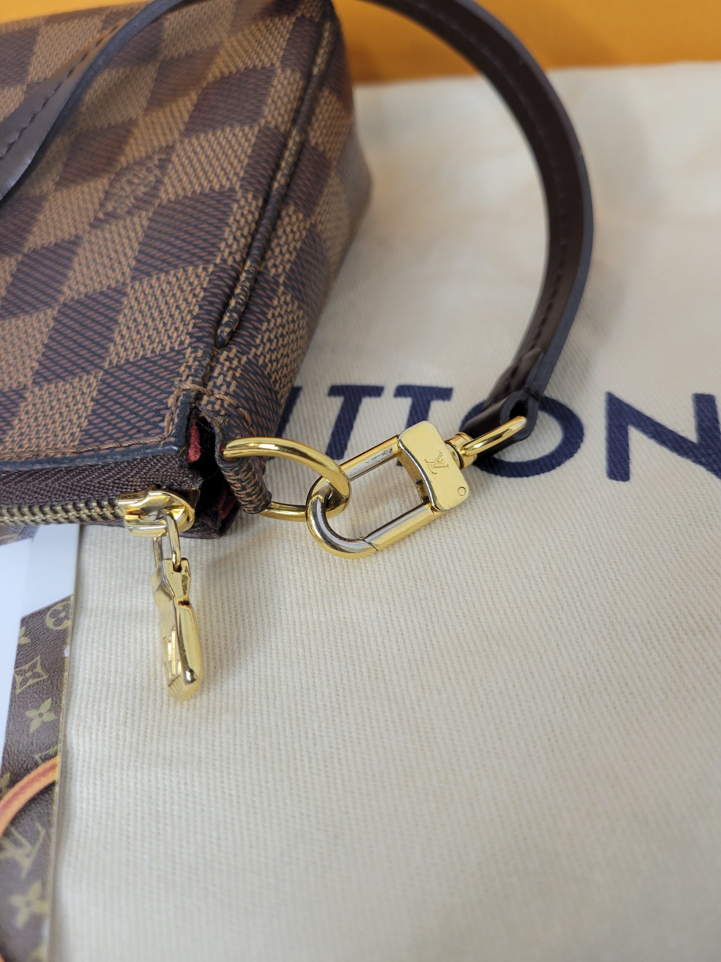 Louis Vuitton Damier Ebene Pochette Accessoires NM MB1147