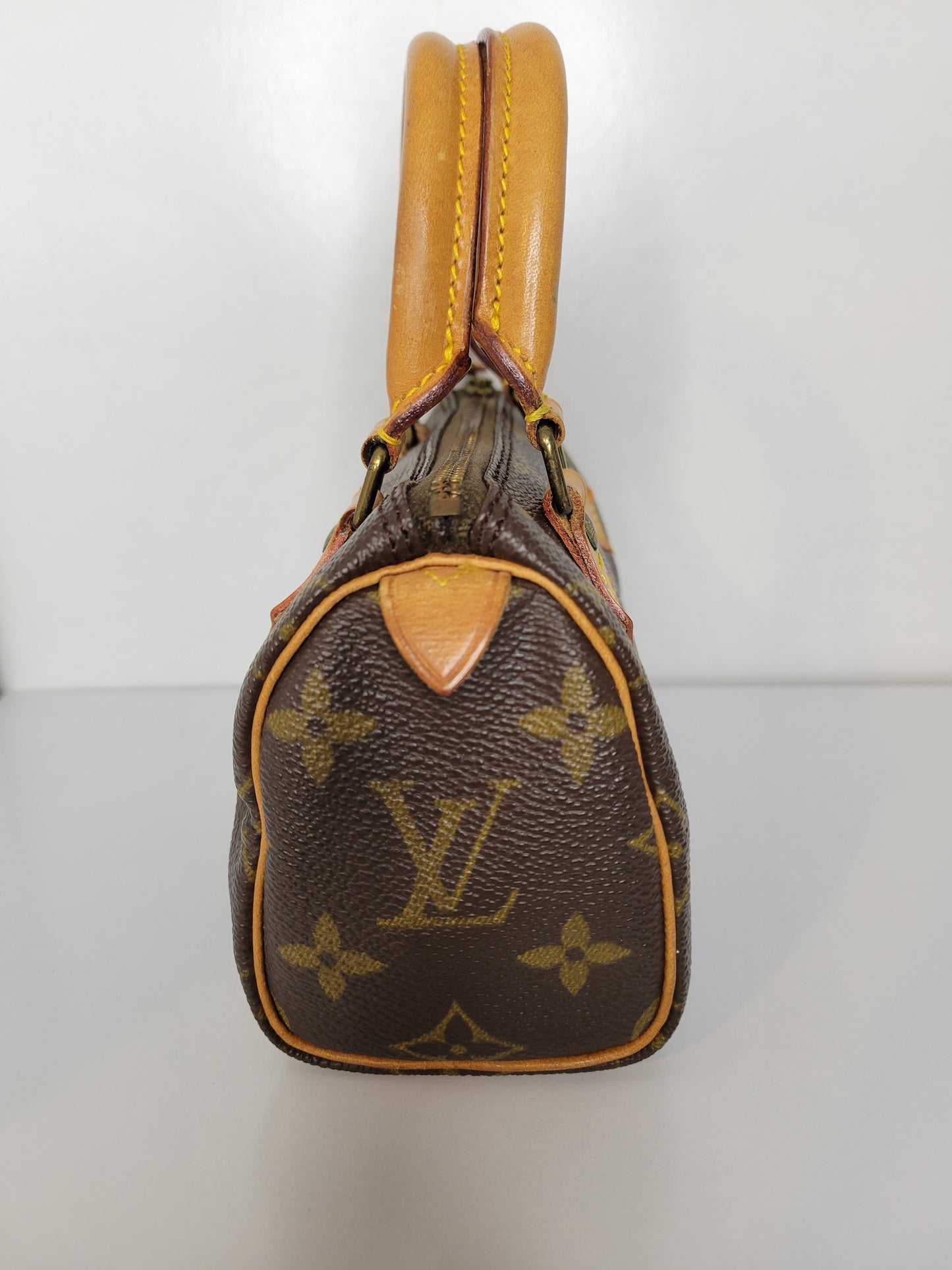 (Reserved) Louis Vuitton Mini Speedy HL with LV Strap TH0991