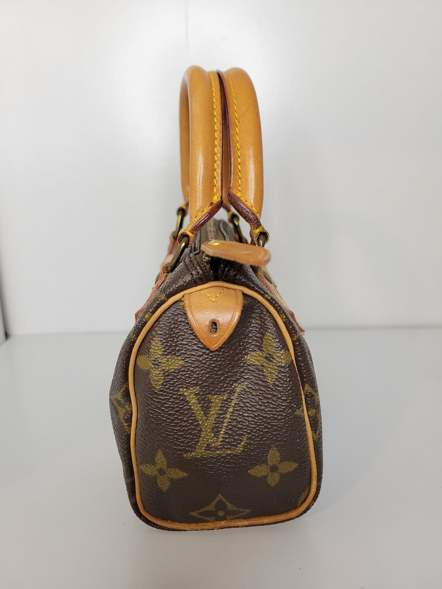 (Reserved) Louis Vuitton Mini Speedy HL with LV Strap TH0991