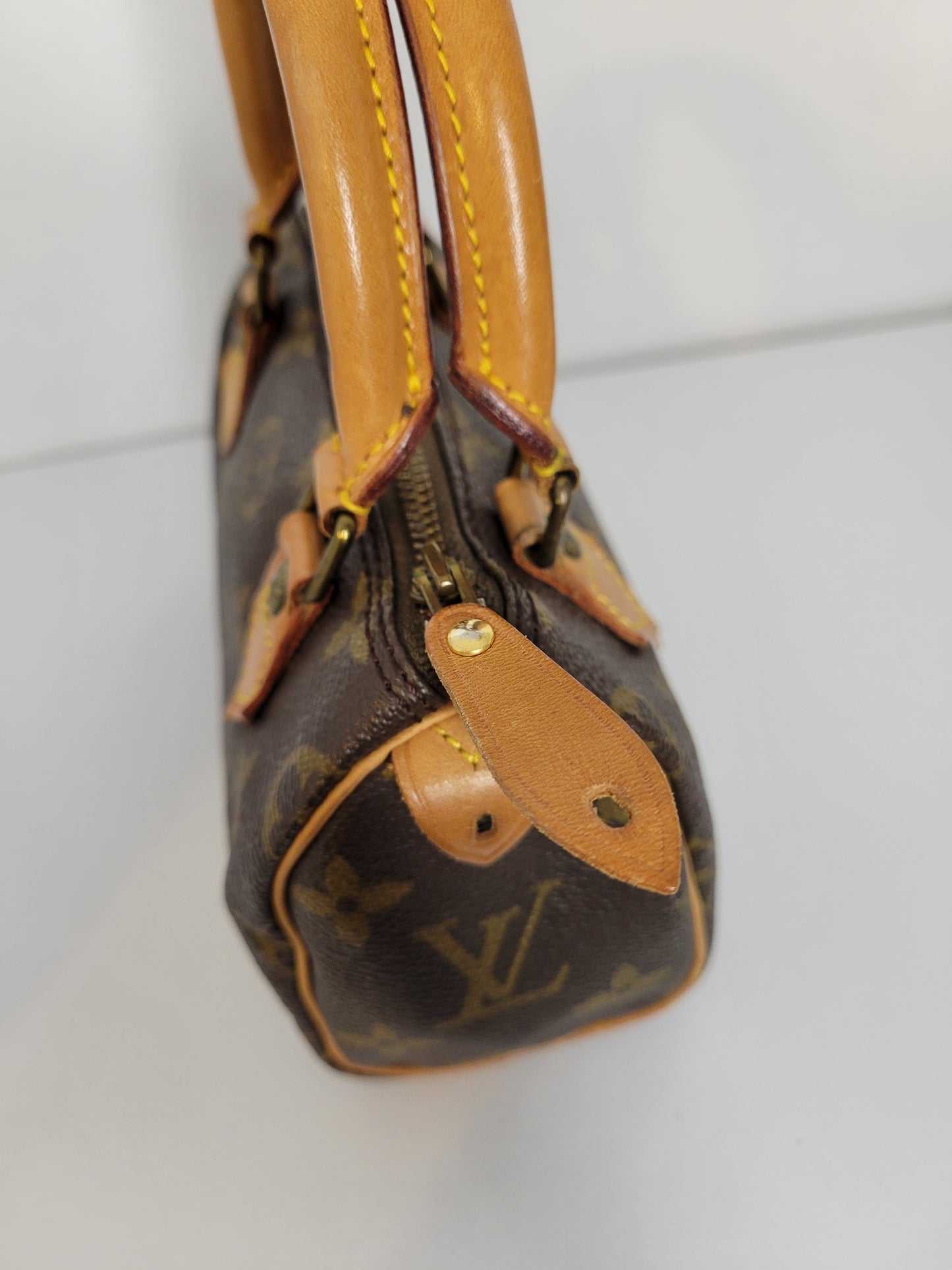 (Reserved) Louis Vuitton Mini Speedy HL with LV Strap TH0991