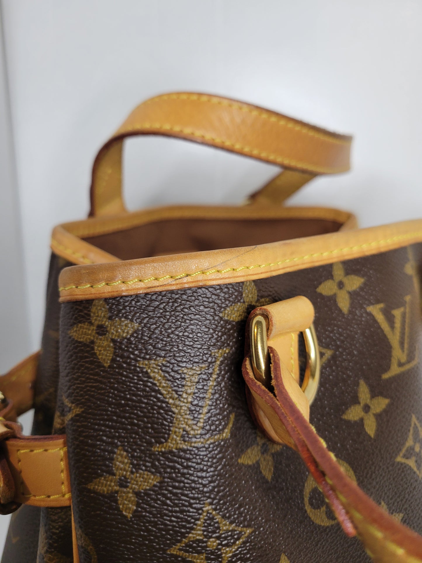 Louis Vuitton Batignolles Handbag VI0097