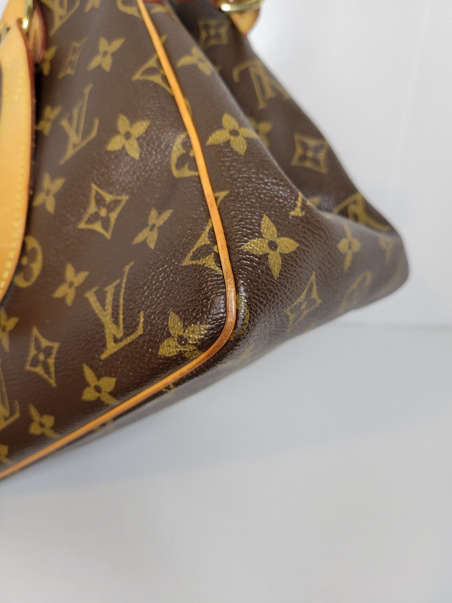 Louis Vuitton Batignolles Handbag VI0097