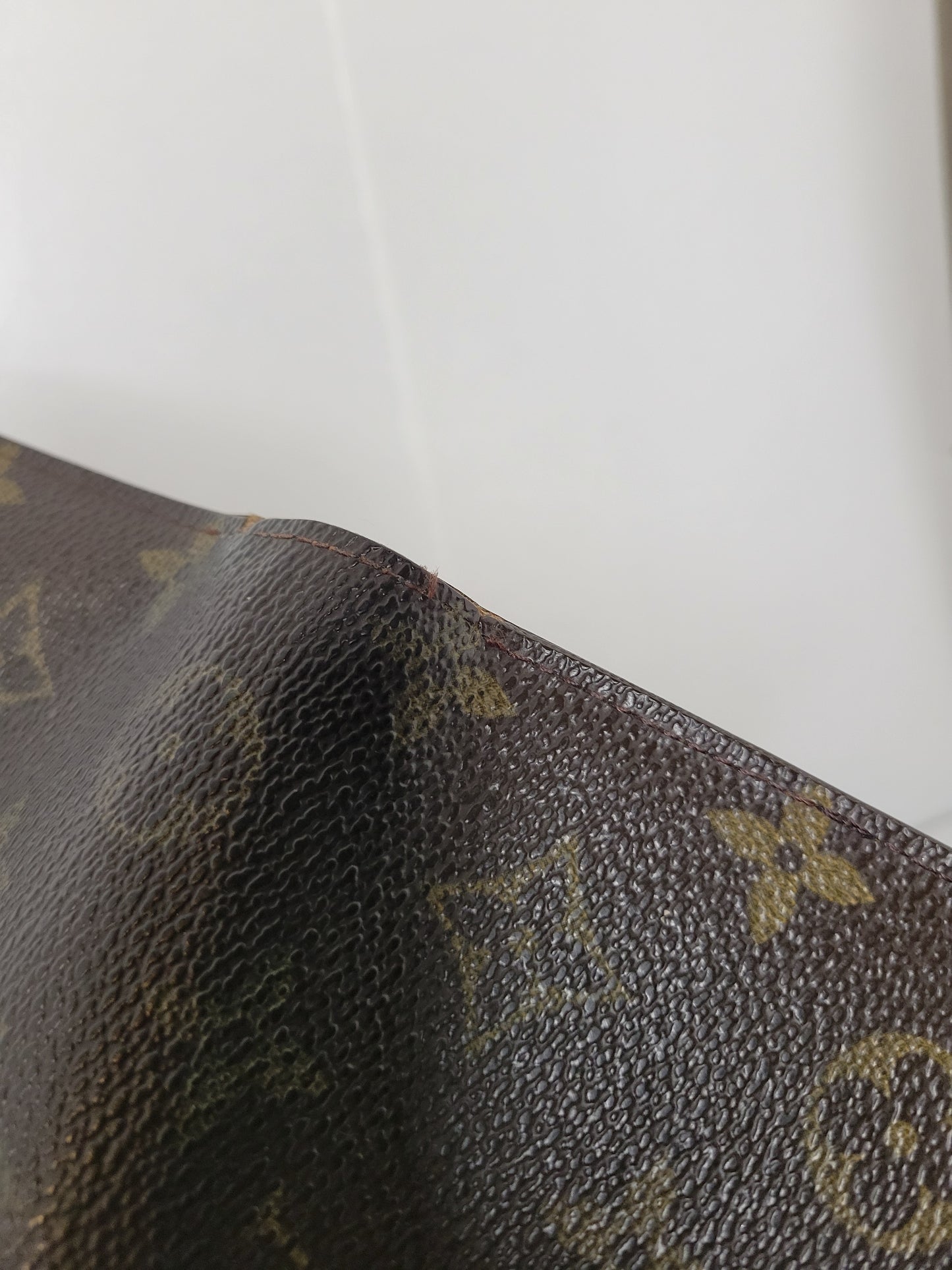 Louis Vuitton French Kisslock Wallet MI1001