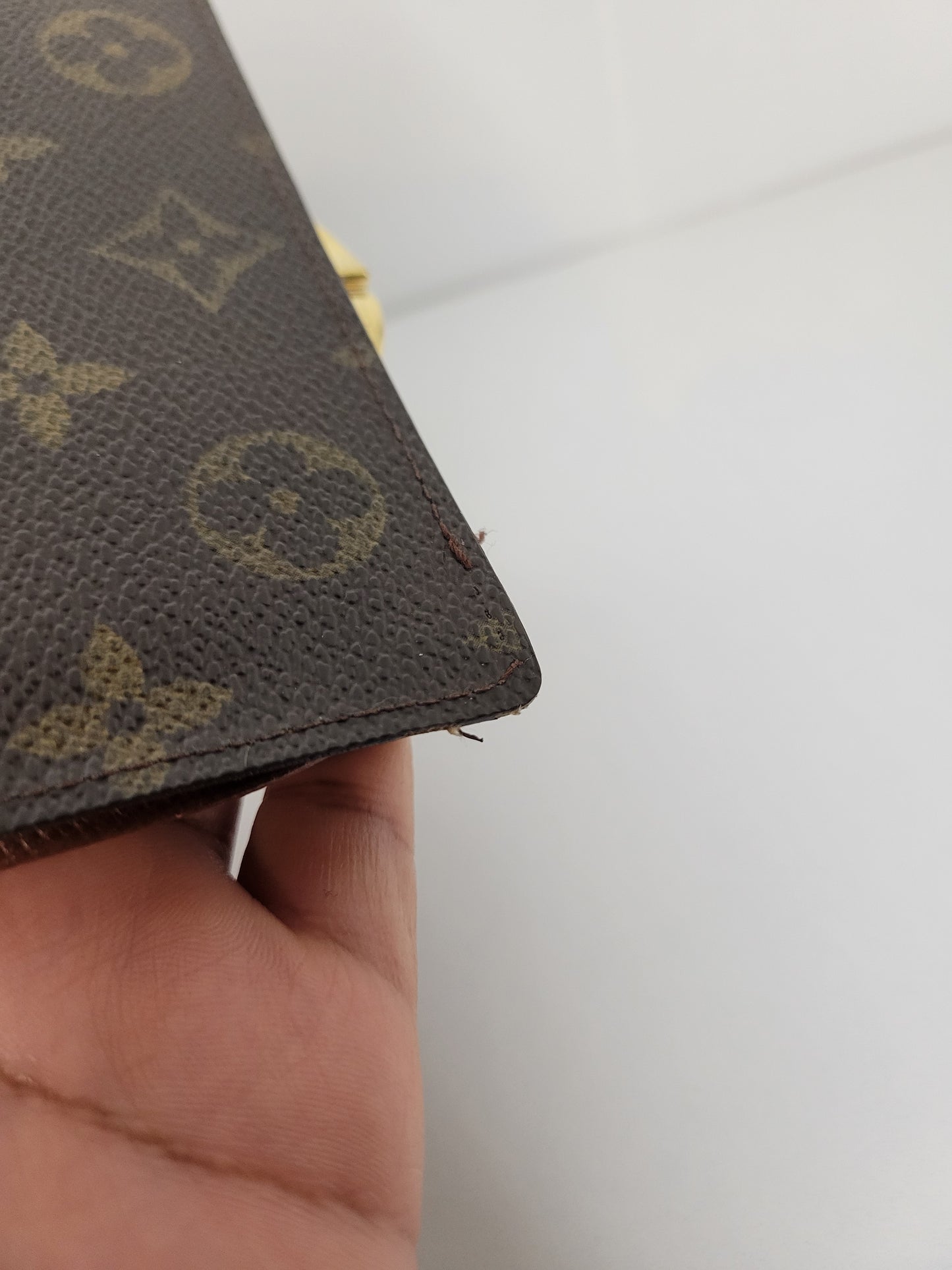 Louis Vuitton French Kisslock Wallet MI1001