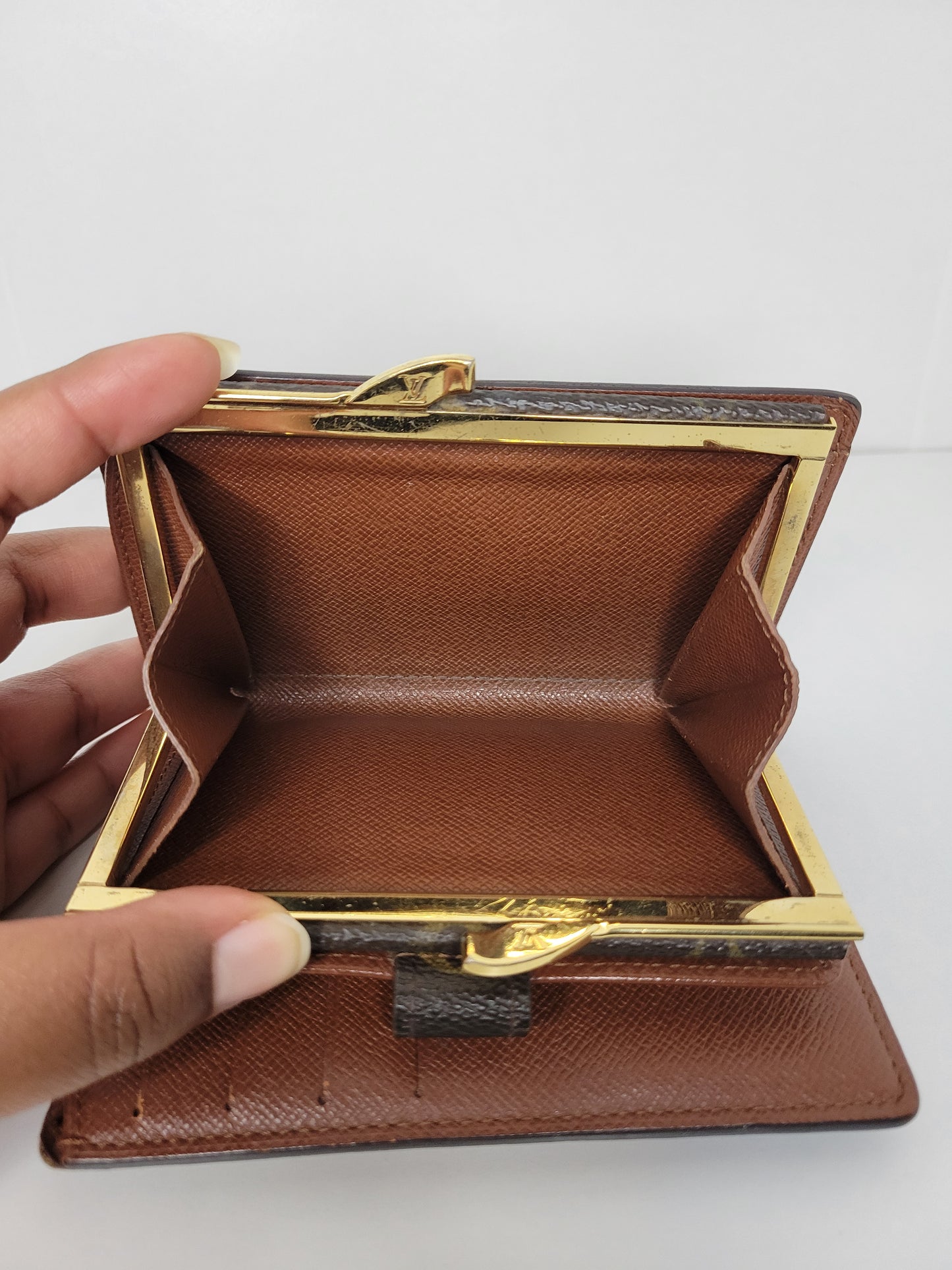 Louis Vuitton French Kisslock Wallet MI1001