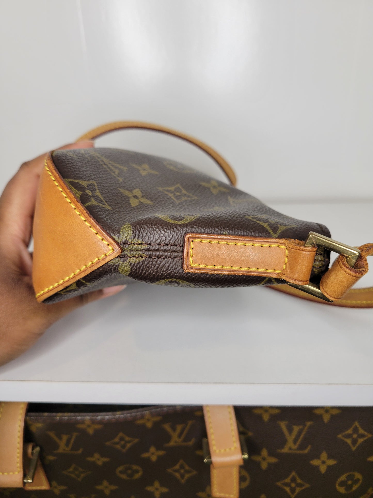 Louis Vuitton Monogram Trotteur Shoulder / Crossbody Bag AR0021