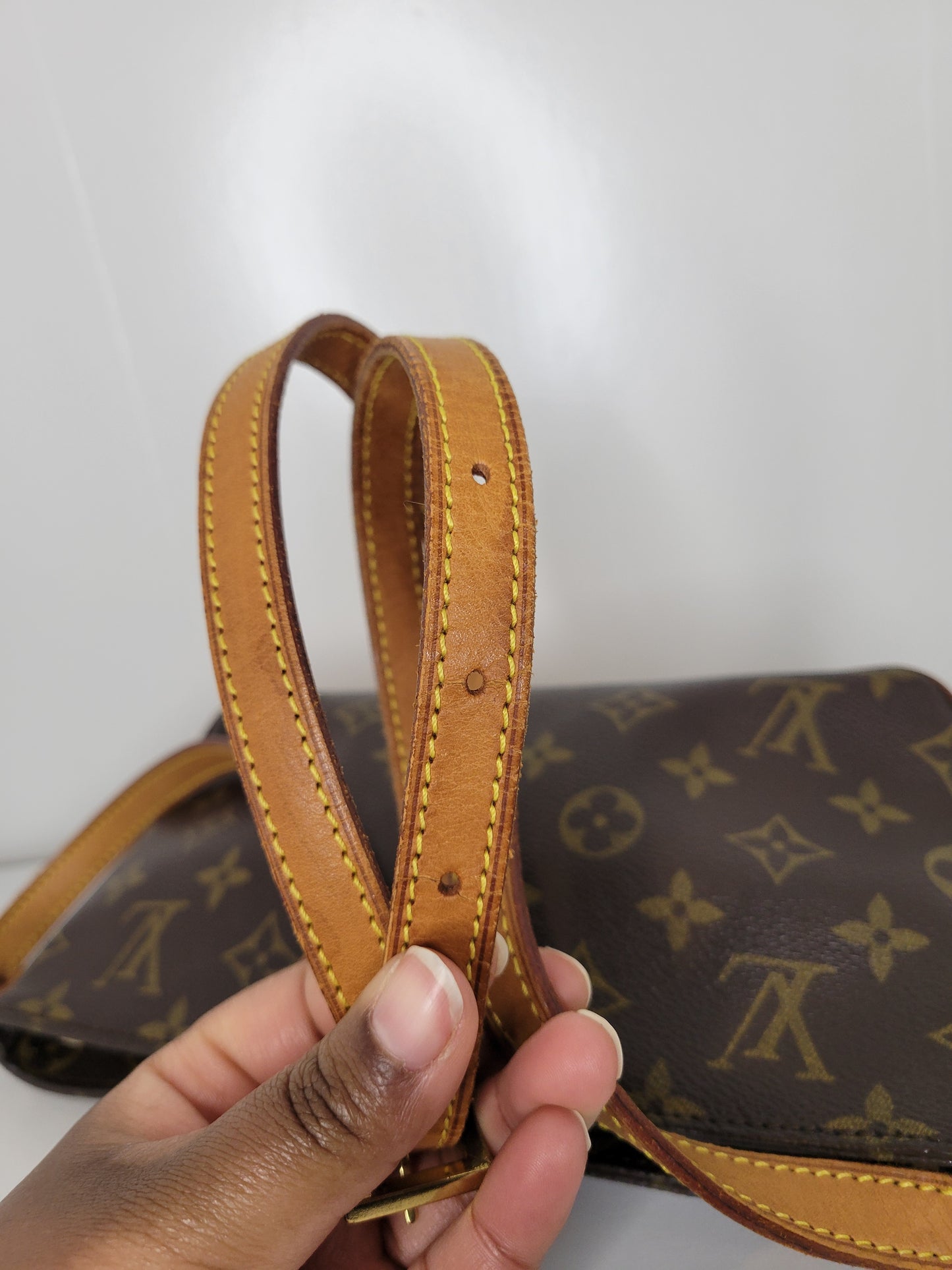 Louis Vuitton Monogram Trotteur Shoulder / Crossbody Bag AR0021