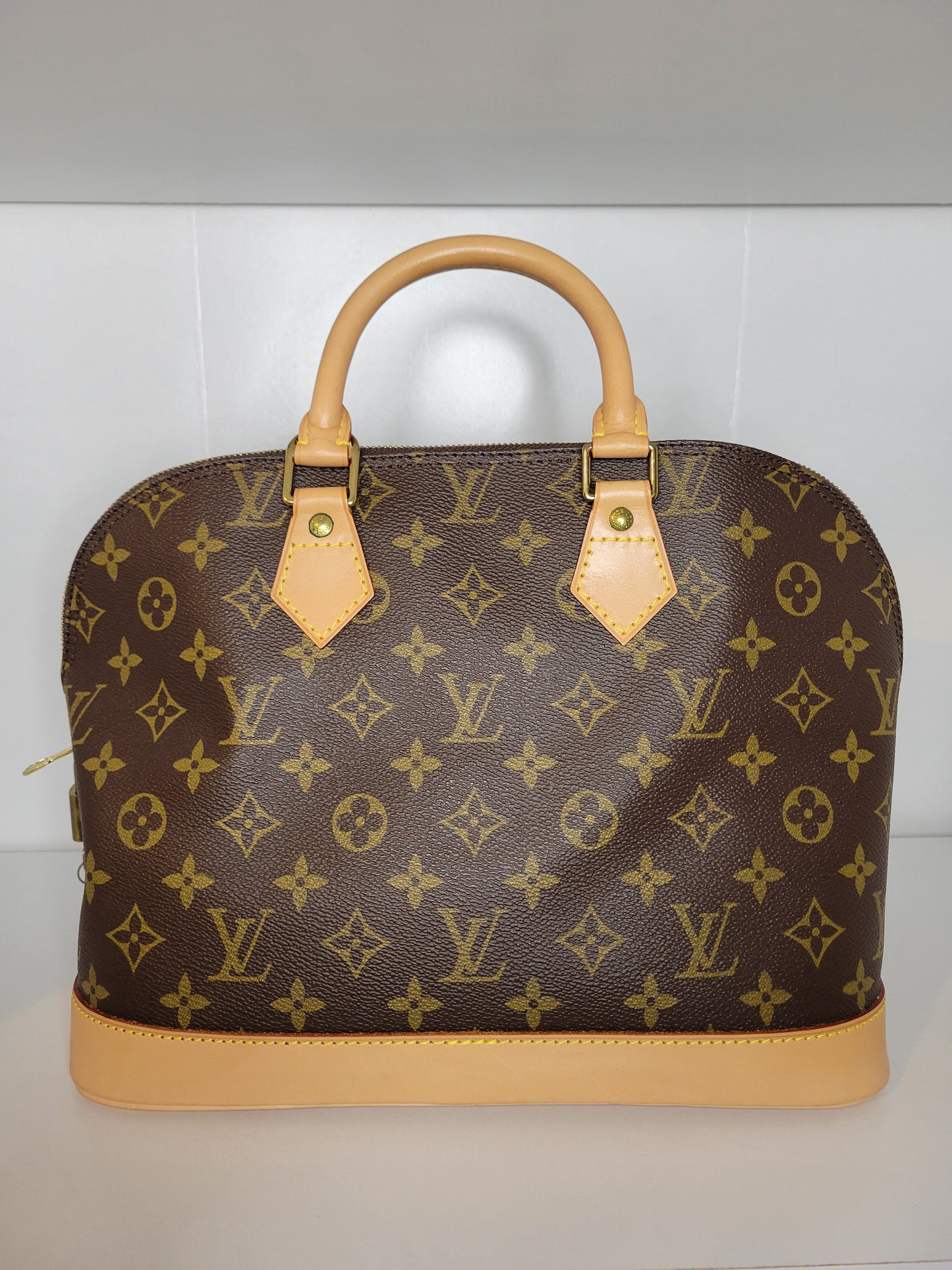 Louis Vuitton Monogram Alma Handbag VI0996