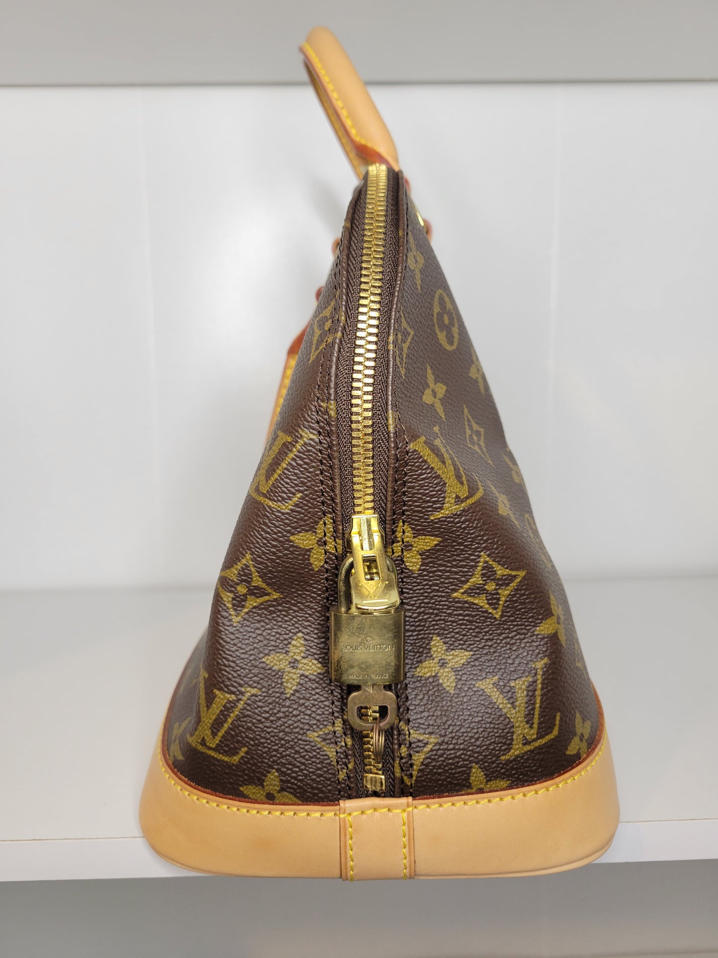 Louis Vuitton Monogram Alma Handbag VI0996