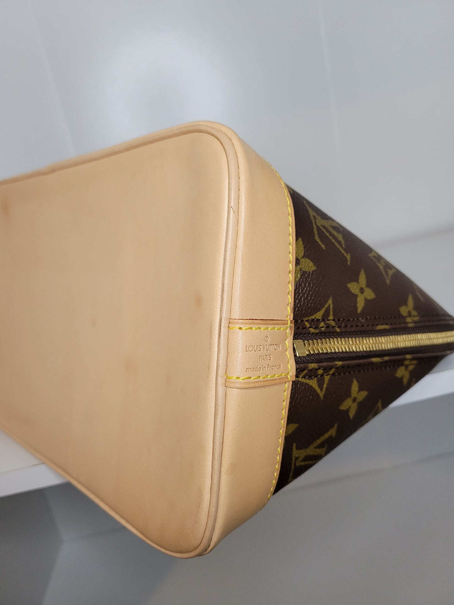 Louis Vuitton Monogram Alma Handbag VI0996