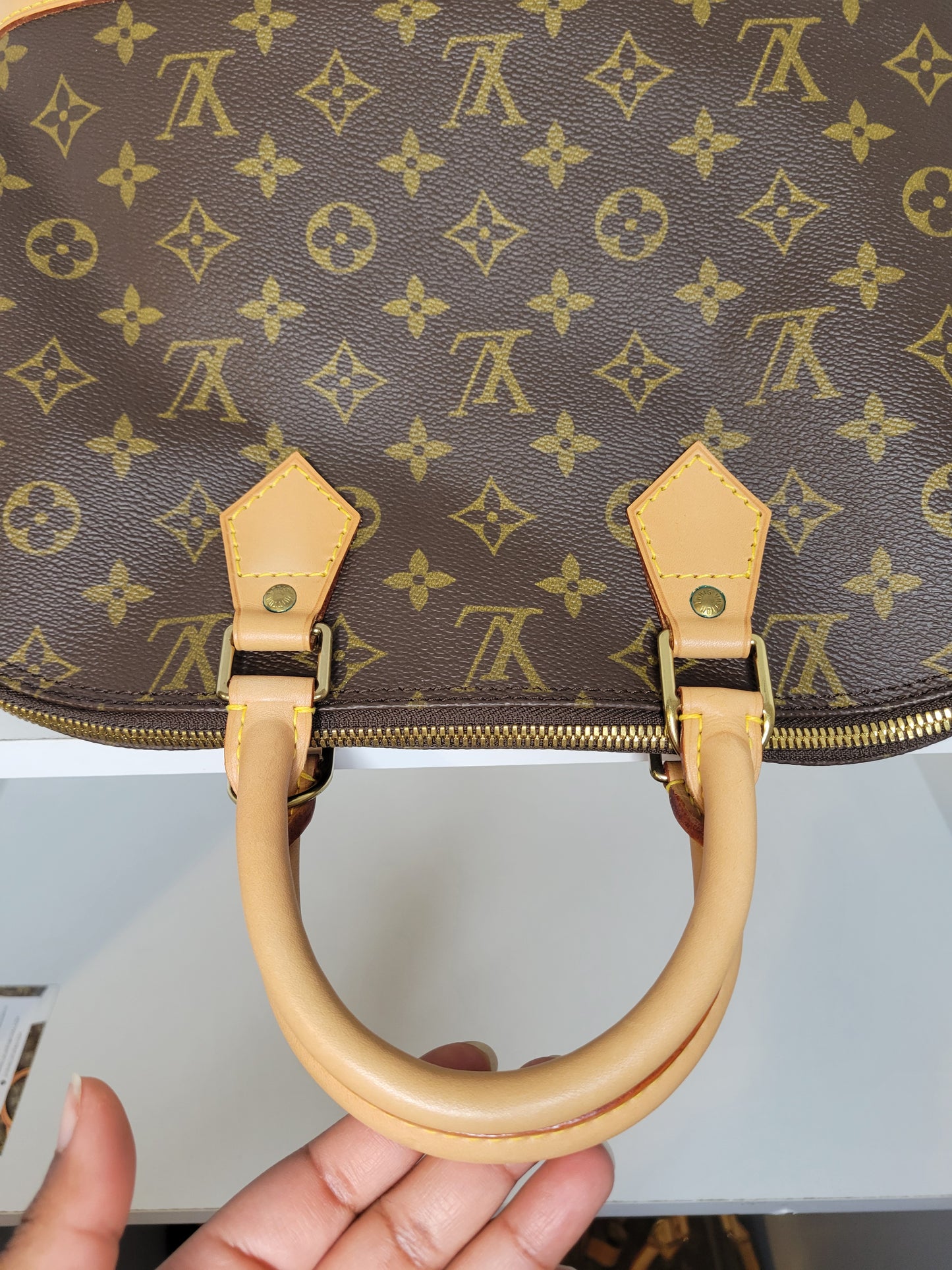 Louis Vuitton Monogram Alma Handbag VI0996