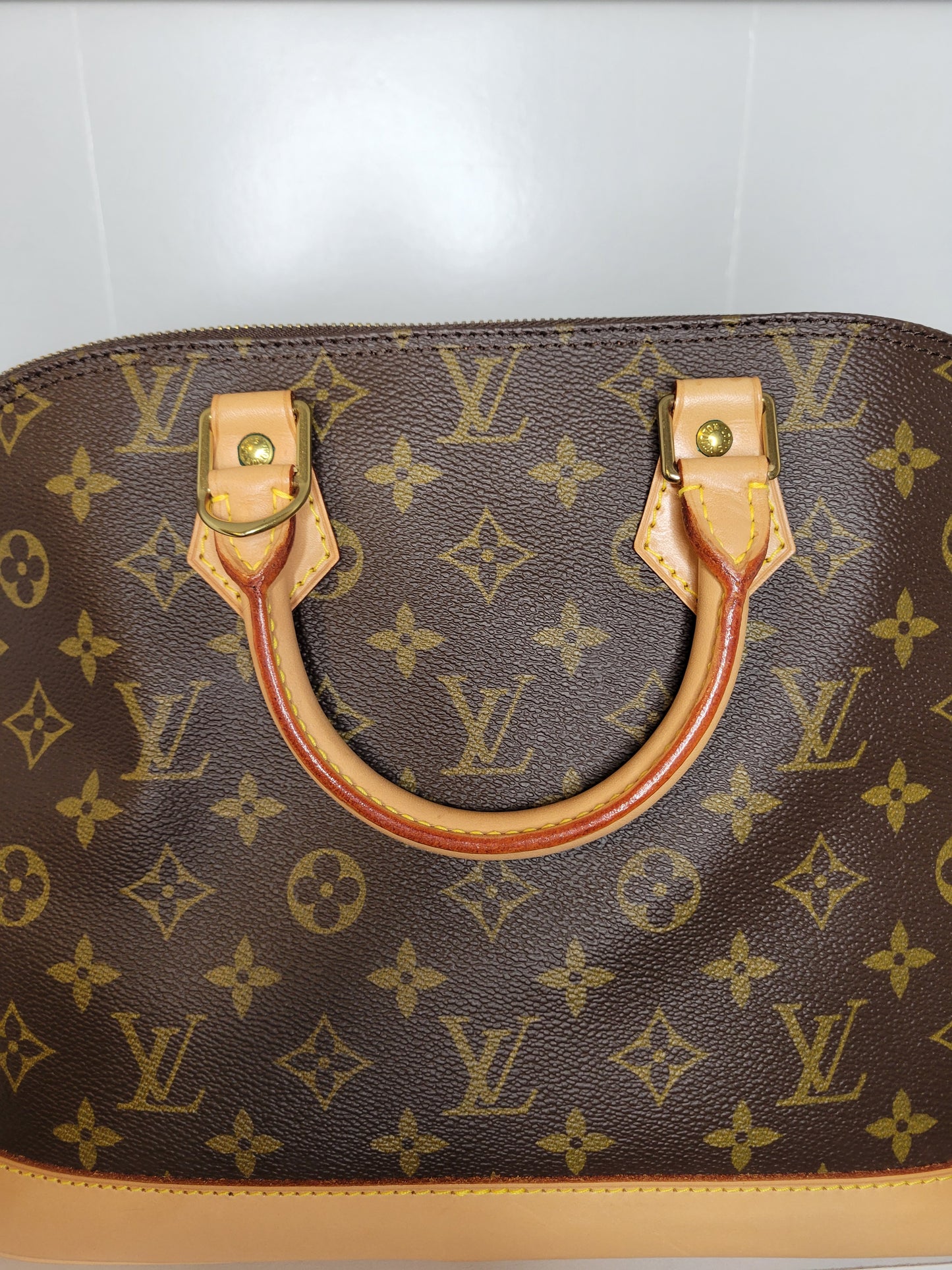 Louis Vuitton Monogram Alma Handbag VI0996