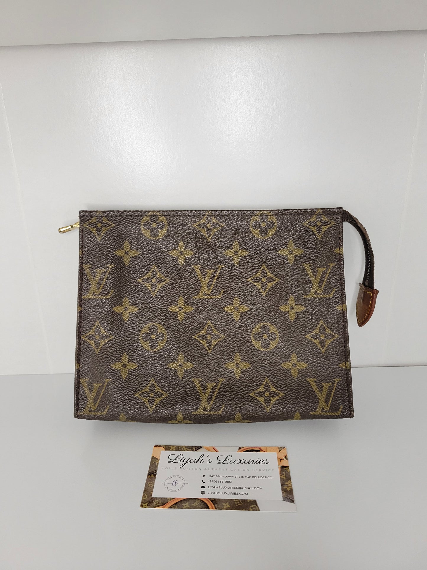 Louis Vuitton Monogram Toiletry 19 TH8904