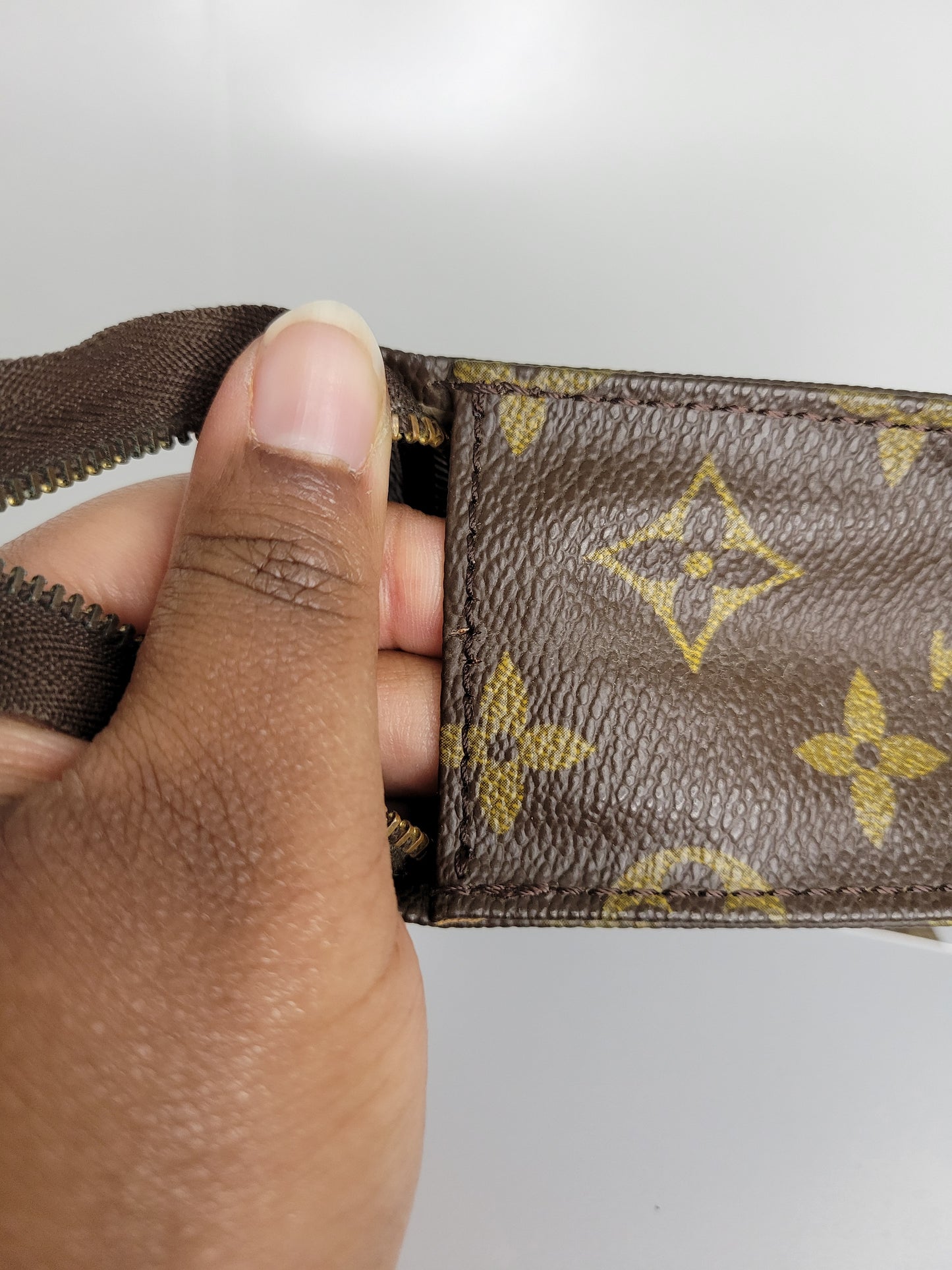 Louis Vuitton Monogram Toiletry 19 TH8904