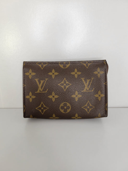 Louis Vuitton Monogram Toiletry 15 DU1024