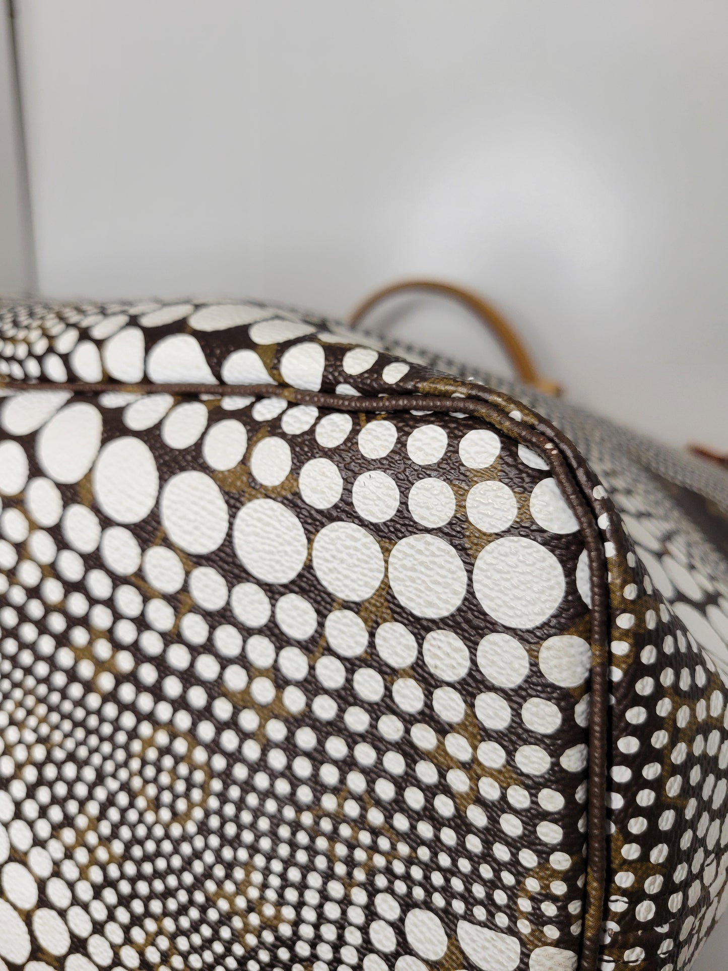 Louis Vuitton White Pumpkin Dot Wave Kusama Neverfull MM GI2182