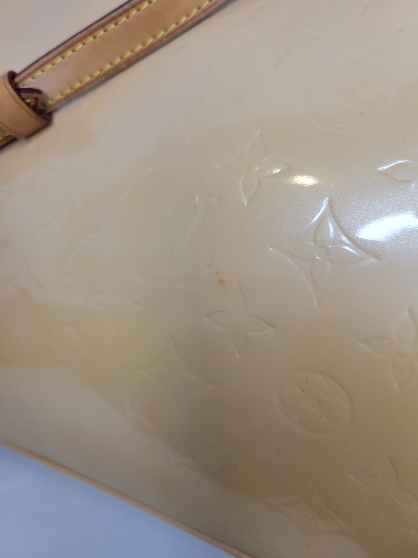 Louis Vuitton Rose Florentine / Beige Brea MM AA1170