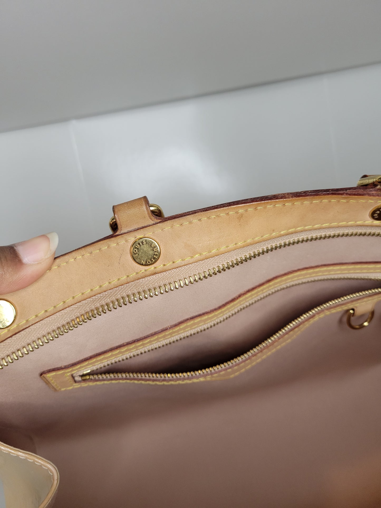 Louis Vuitton Rose Florentine / Beige Brea MM AA1170