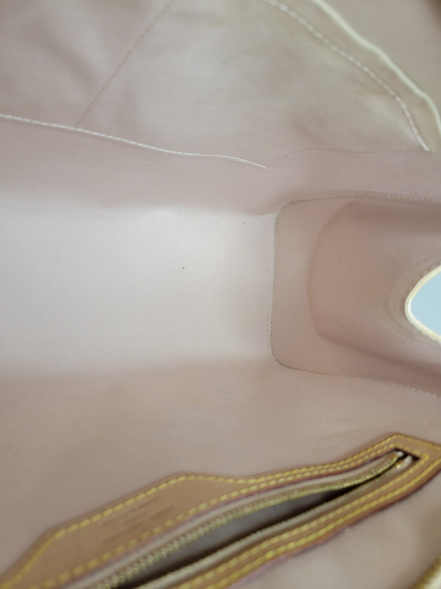 Louis Vuitton Rose Florentine / Beige Brea MM AA1170