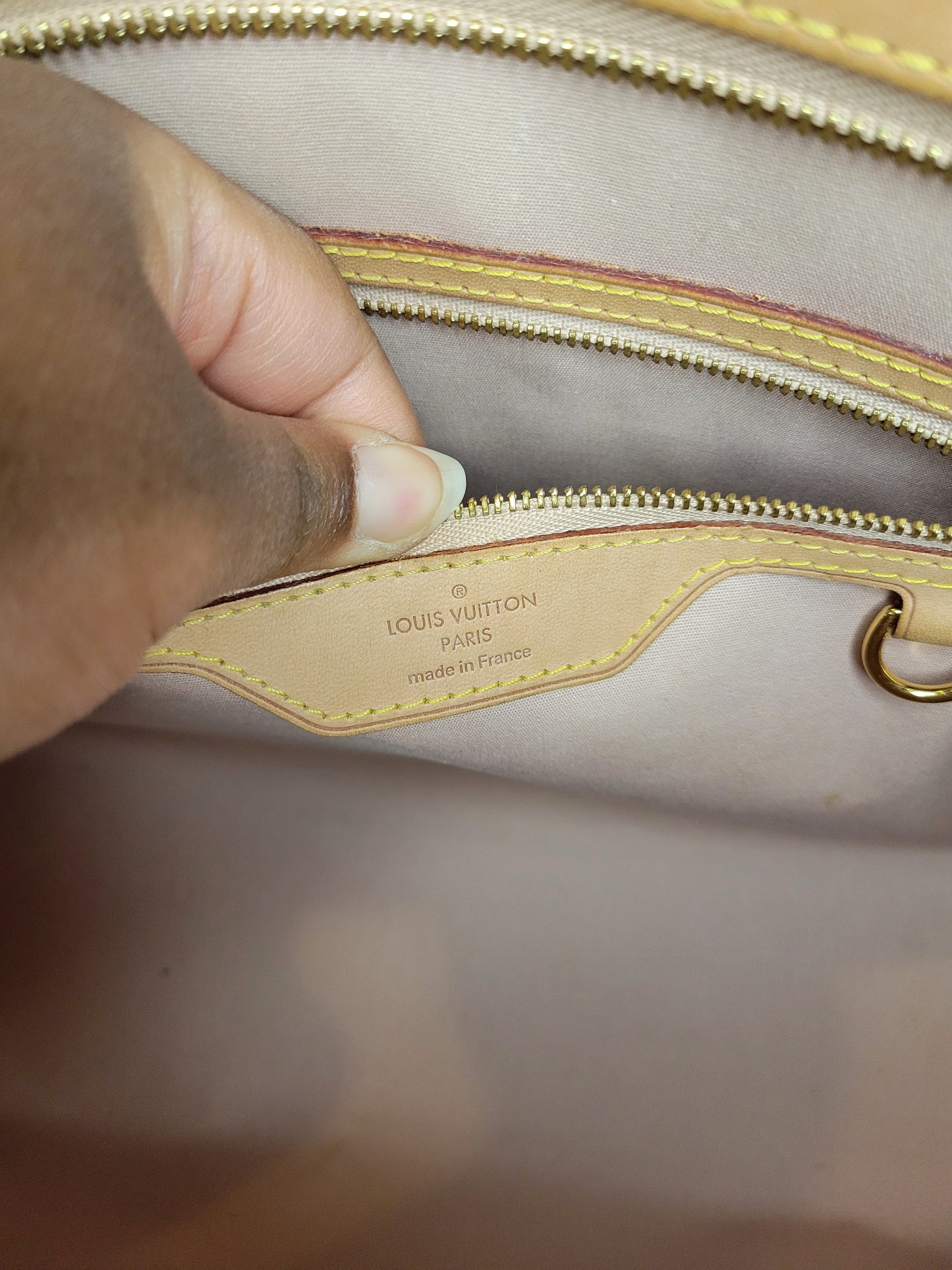 Louis Vuitton Rose Florentine / Beige Brea MM AA1170