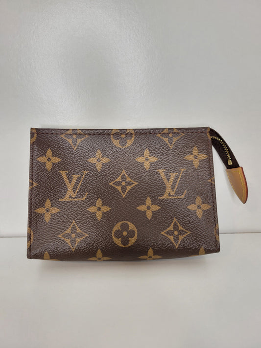 Louis Vuitton Monogram Toiletry 15 UB0281