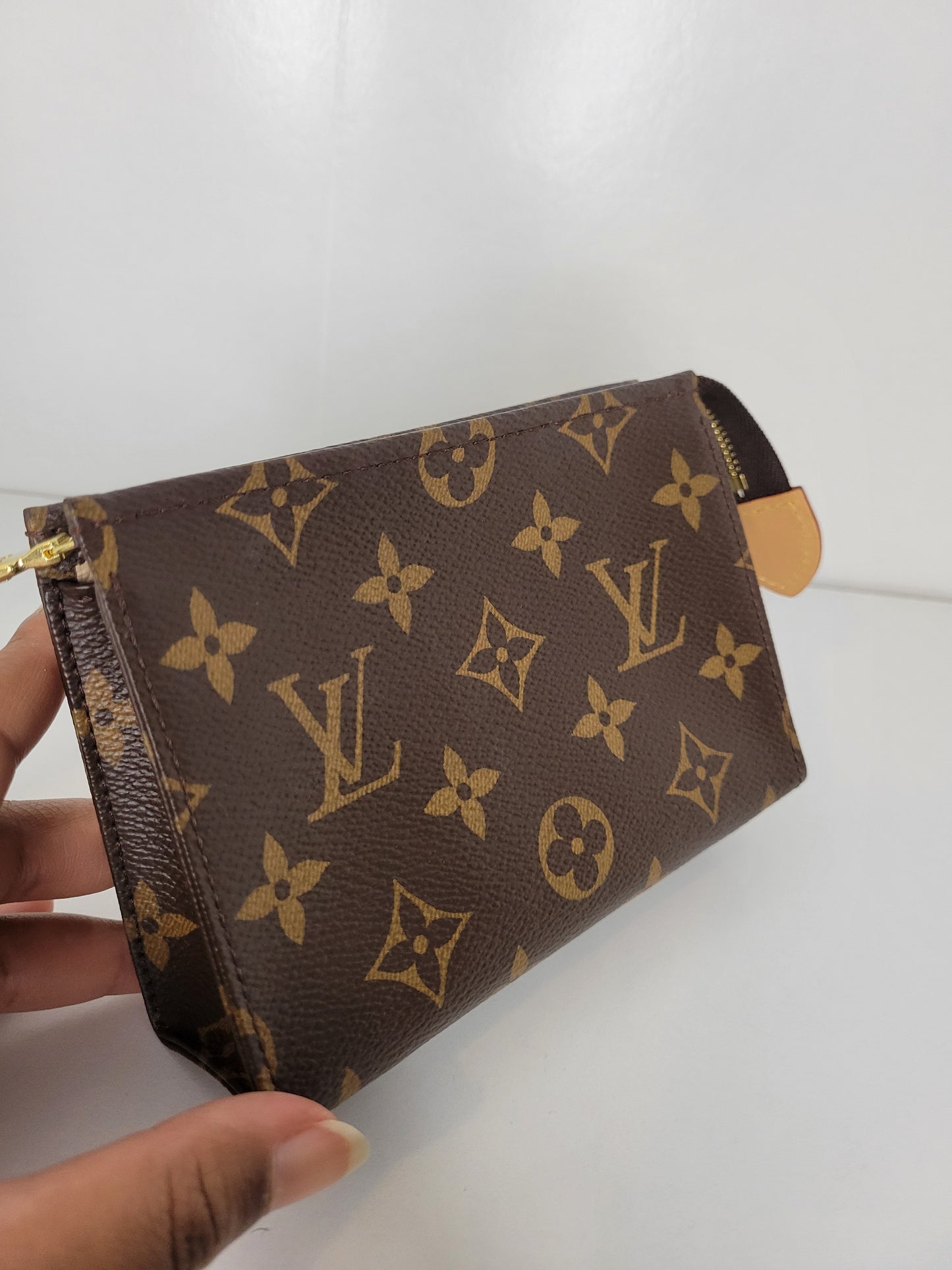 Louis Vuitton Monogram Toiletry 15 UB0281