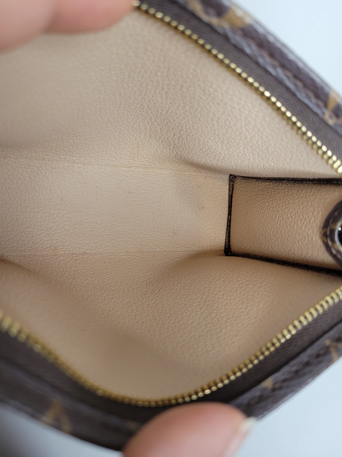 Louis Vuitton Monogram Toiletry 15 UB0281