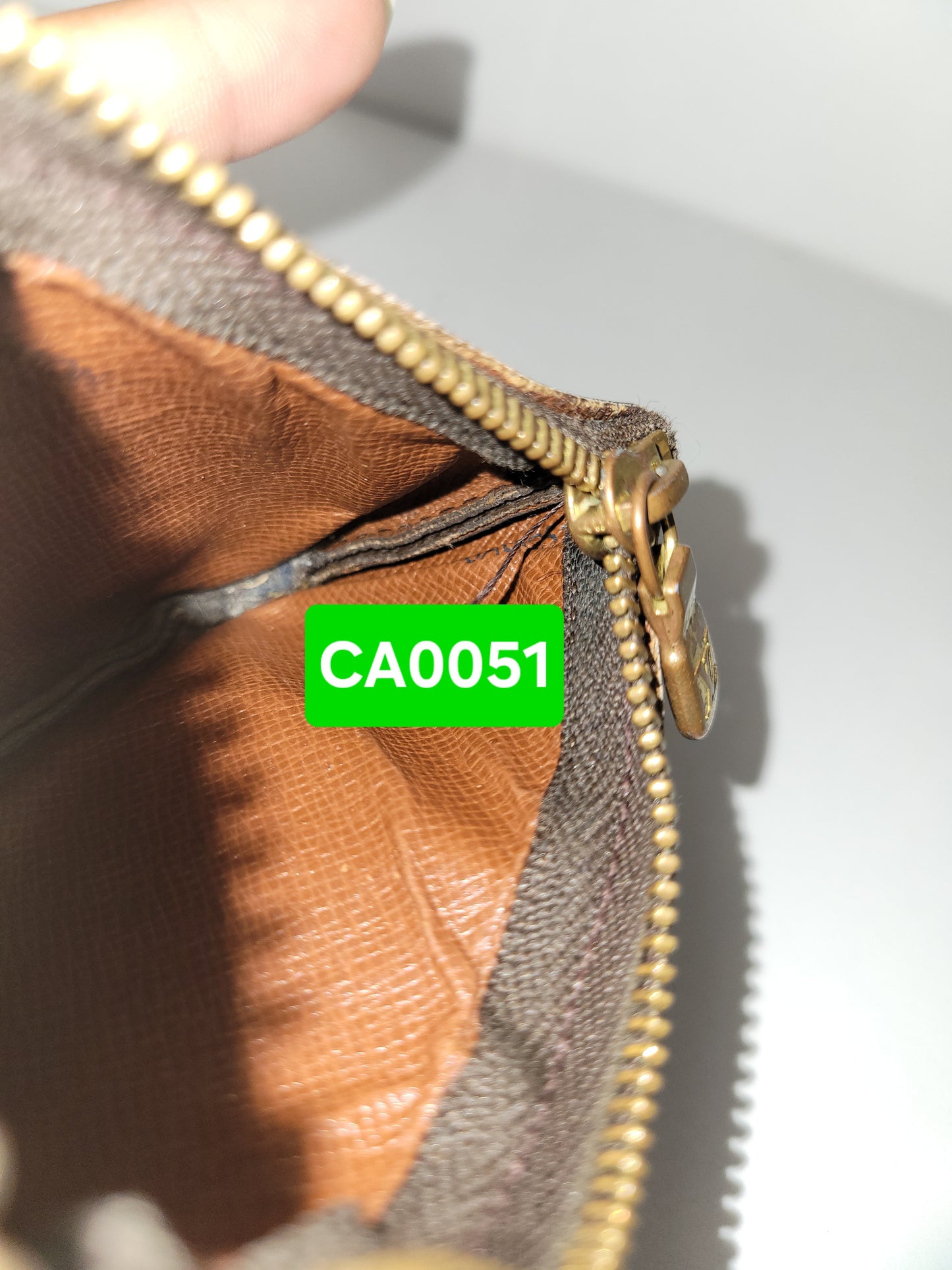 Louis Vuitton Monogram Key Pouch CA0051