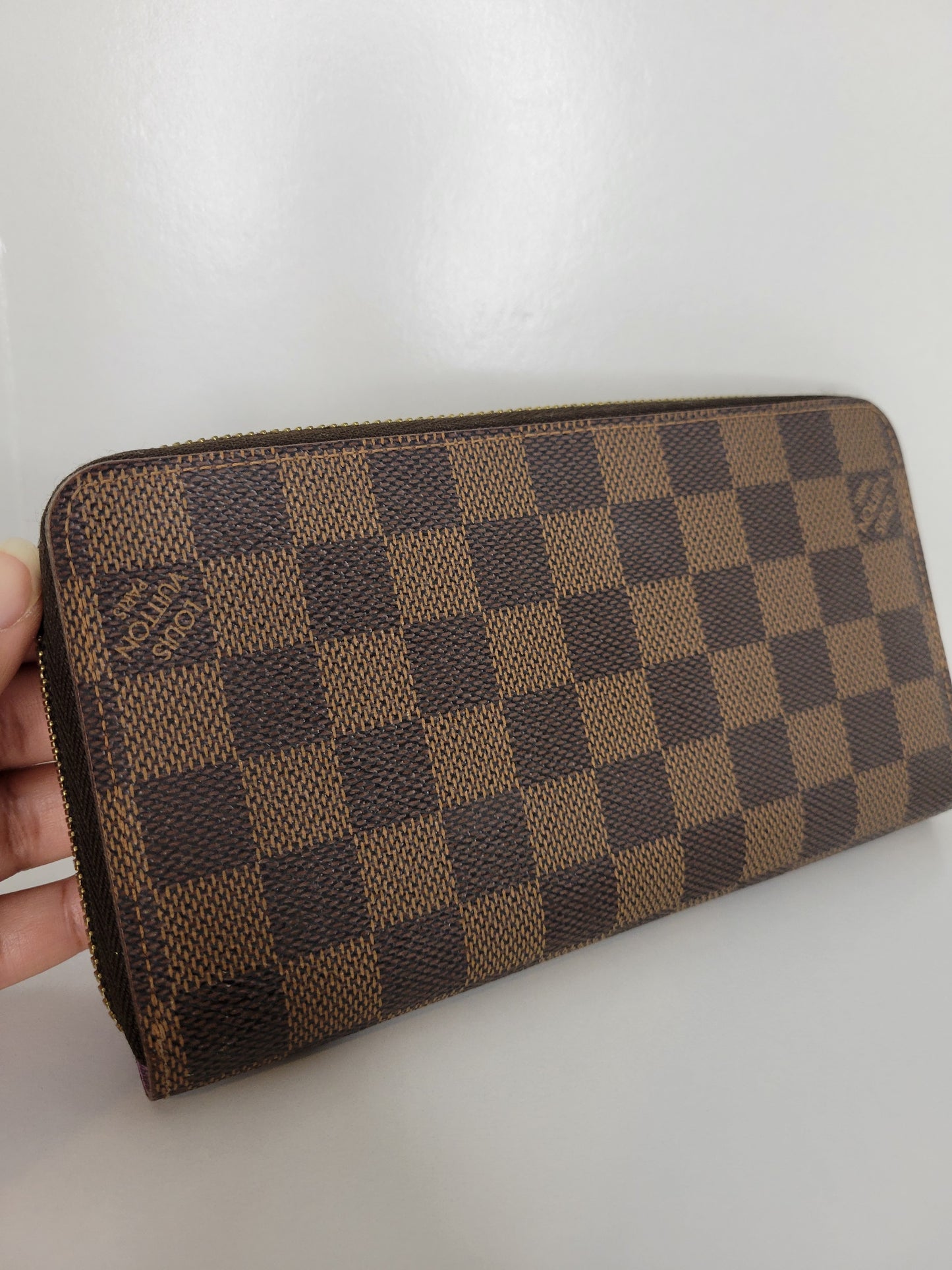 Louis Vuitton Damier Ebene Illustre Zippy Wallet CA3161