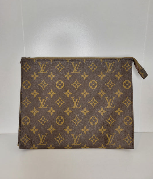 Louis Vuitton Saks Fifth Ave Toiletry 26