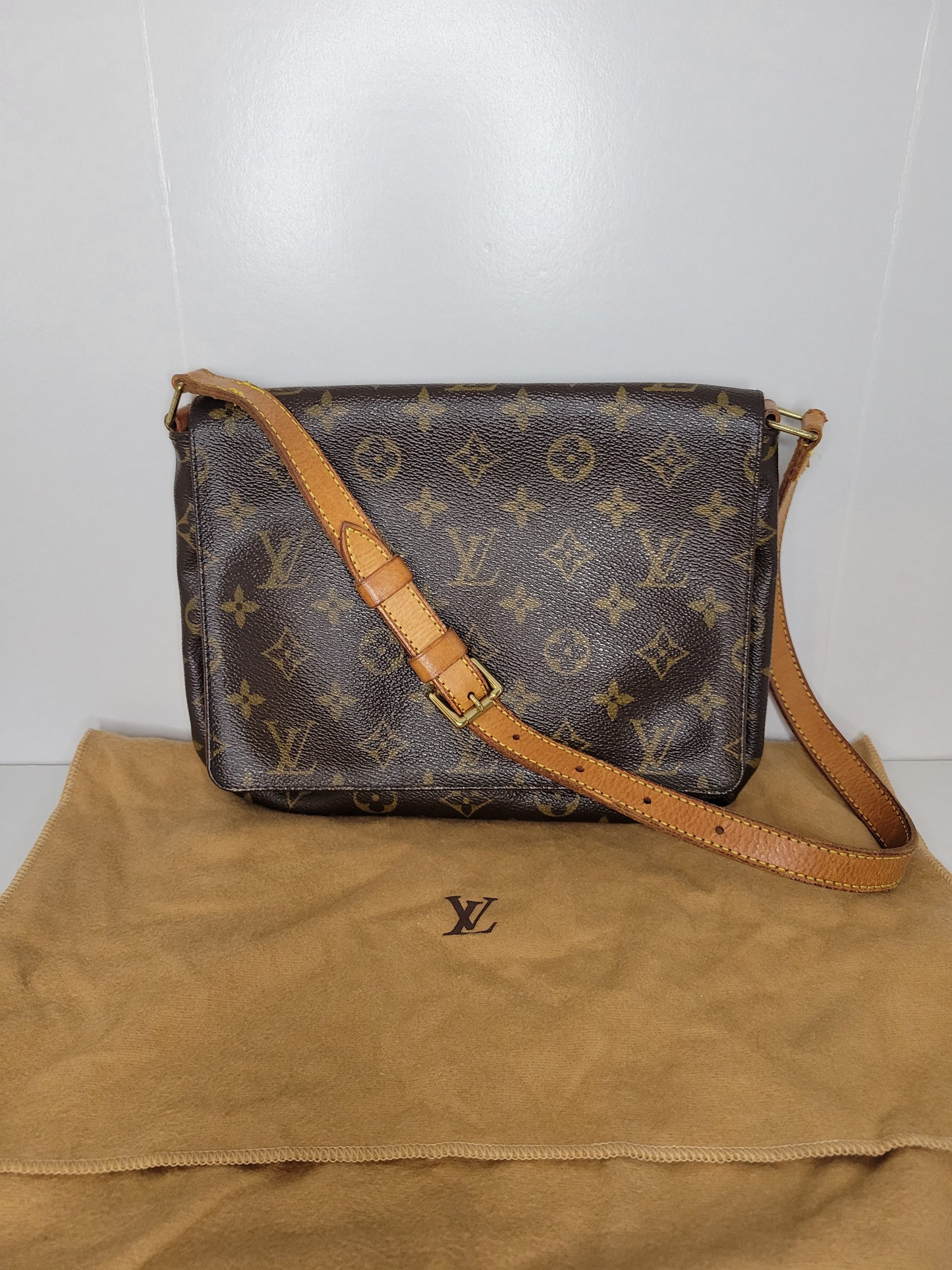 Louis Vuitton Musette Tango SD0033