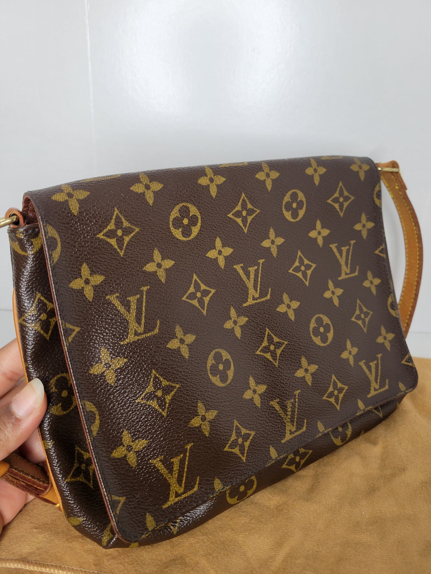 Louis Vuitton Musette Tango SD0033