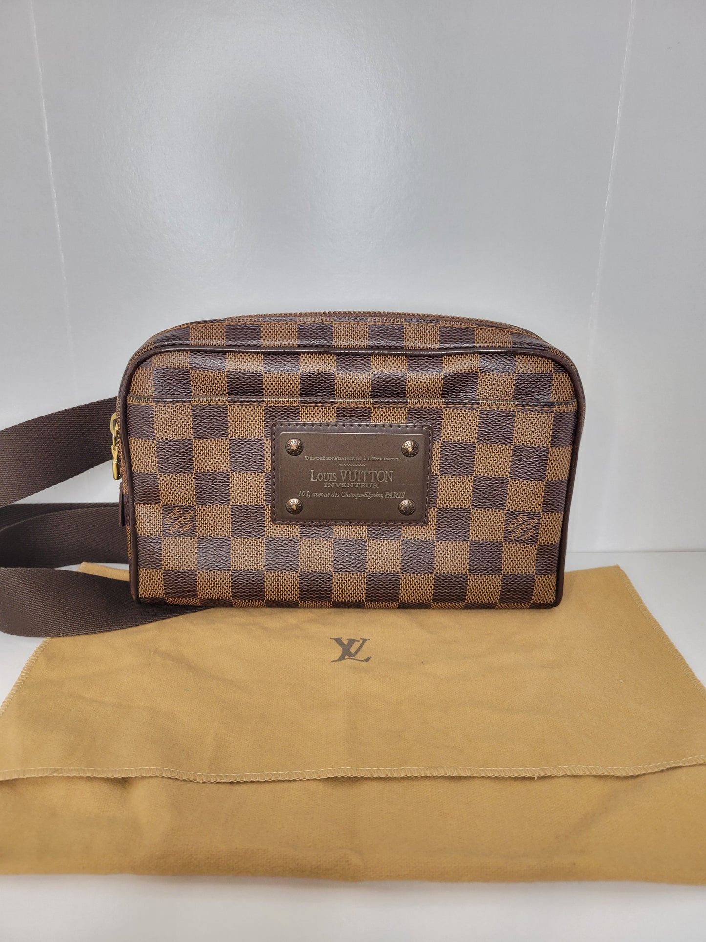 Louis Vuitton Damier Ebene Brooklyn Bumbag CA3162