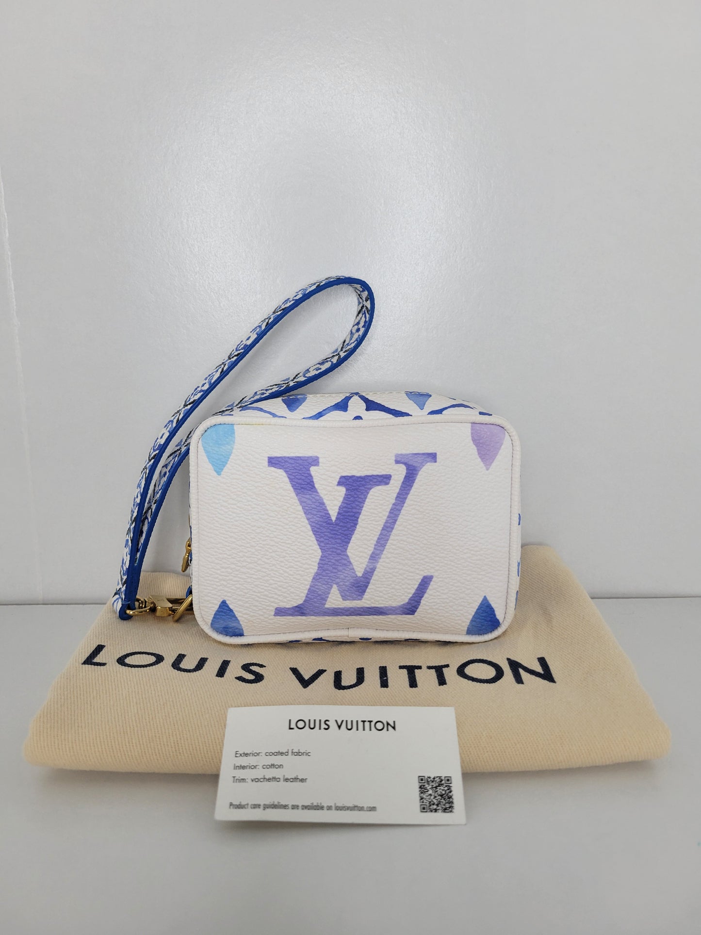 Louis Vuitton By The Pool Wapity Clutch 💾