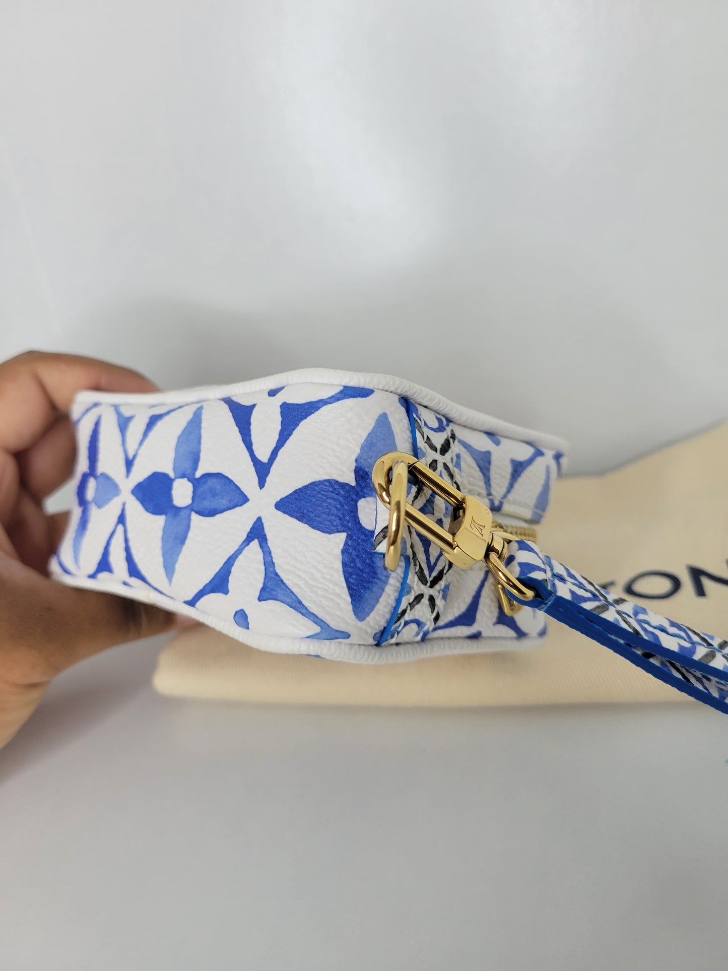 Louis Vuitton By The Pool Wapity Clutch 💾