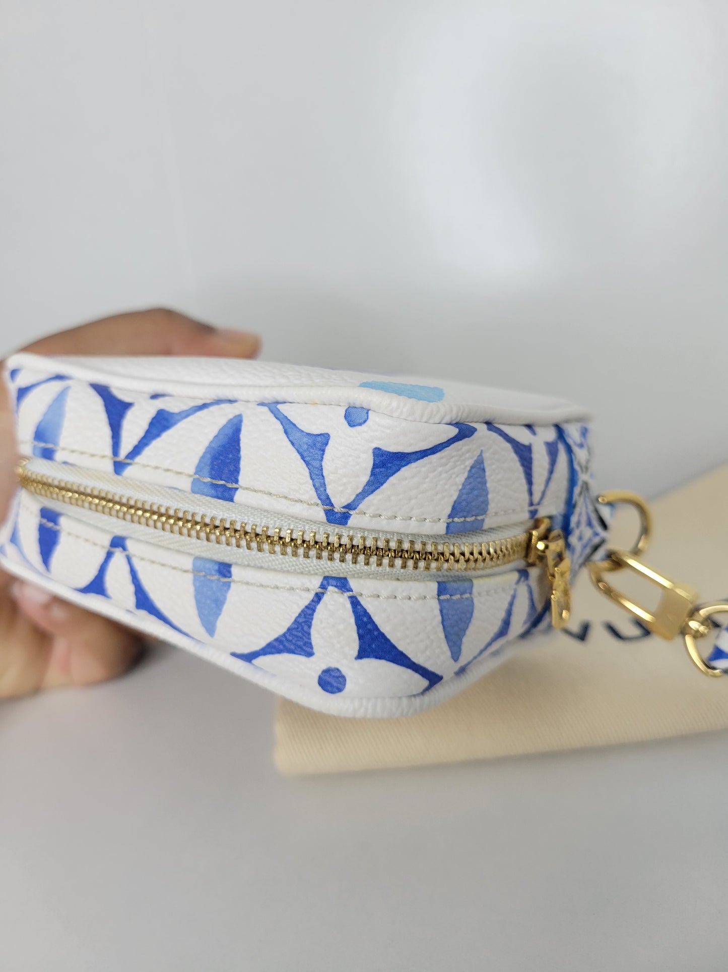 Louis Vuitton By The Pool Wapity Clutch 💾