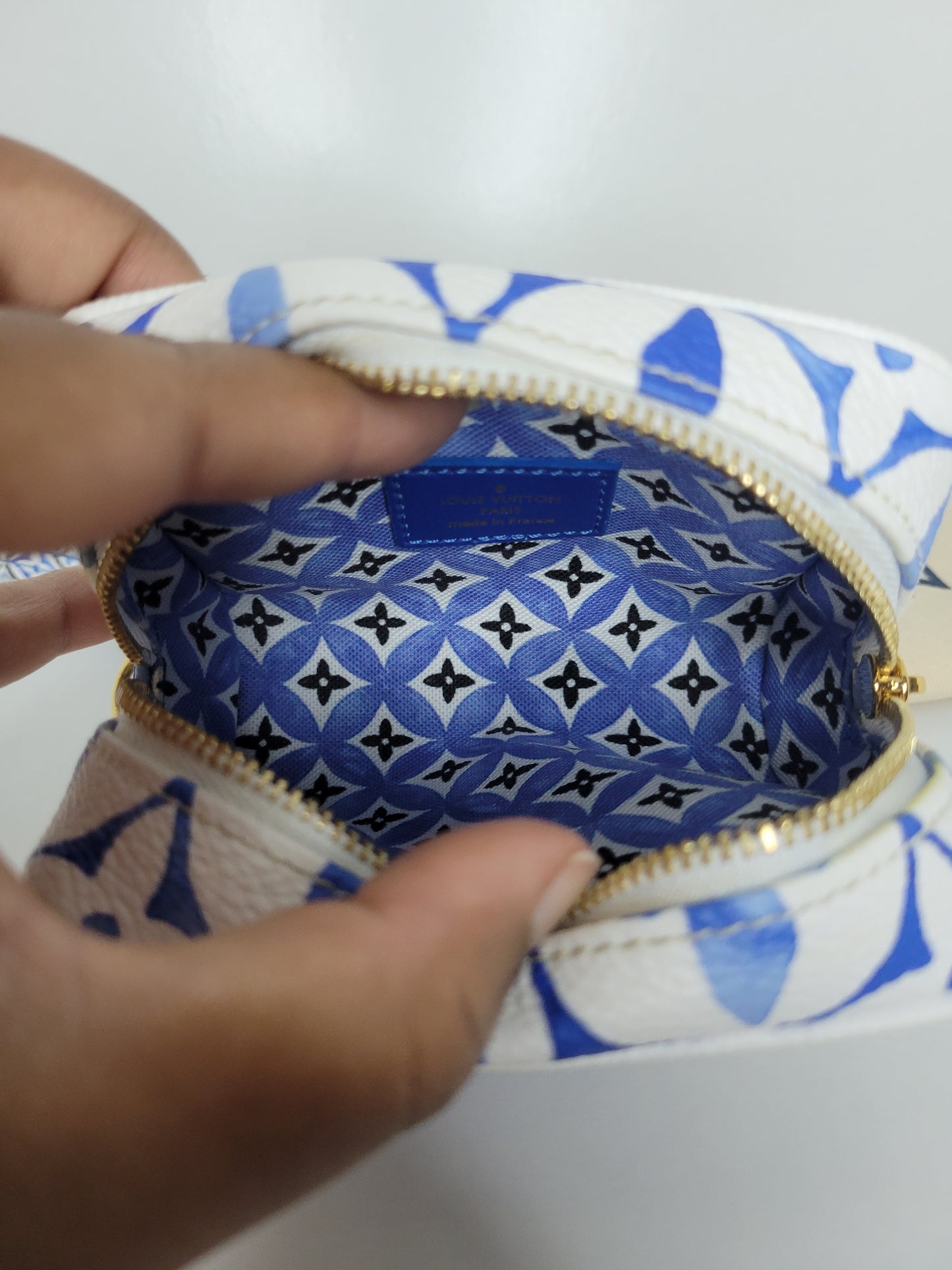 Louis Vuitton By The Pool Wapity Clutch 💾